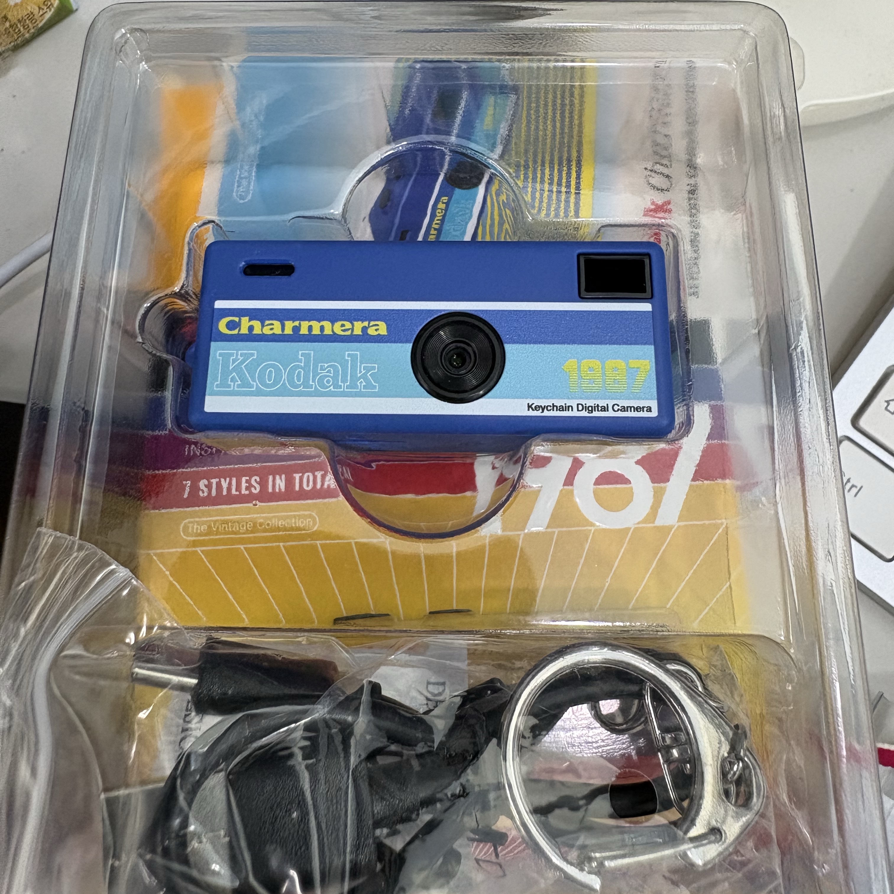 Kodak Charmera Key Chain Film Camera Sealed Case (1 Blind Box) 착용 스타일