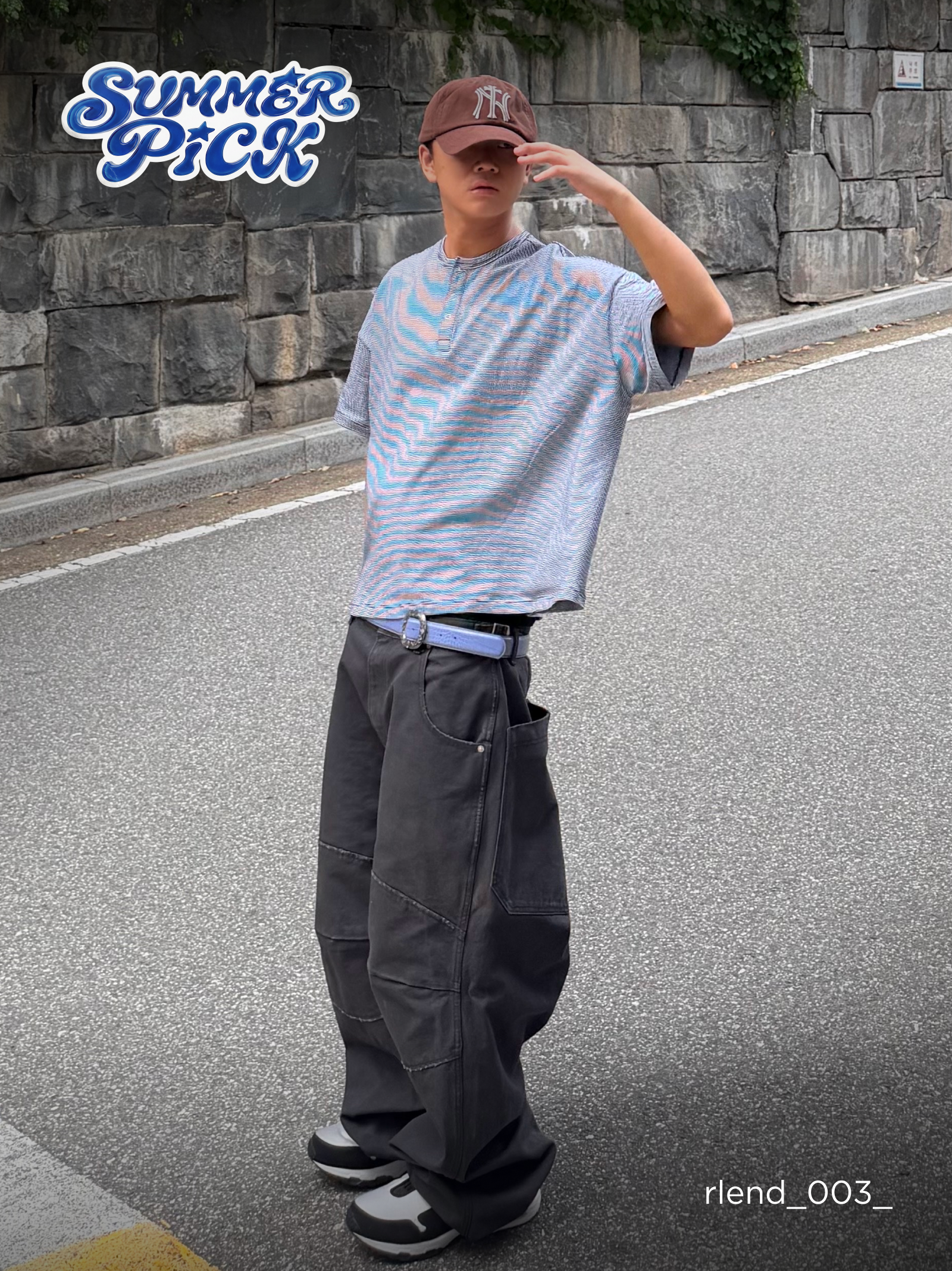 MJD Canvas 3D Knee Pants Charcoal, MJD Striped Henry-Neck T-Shirt Black 착용 스타일 - 1