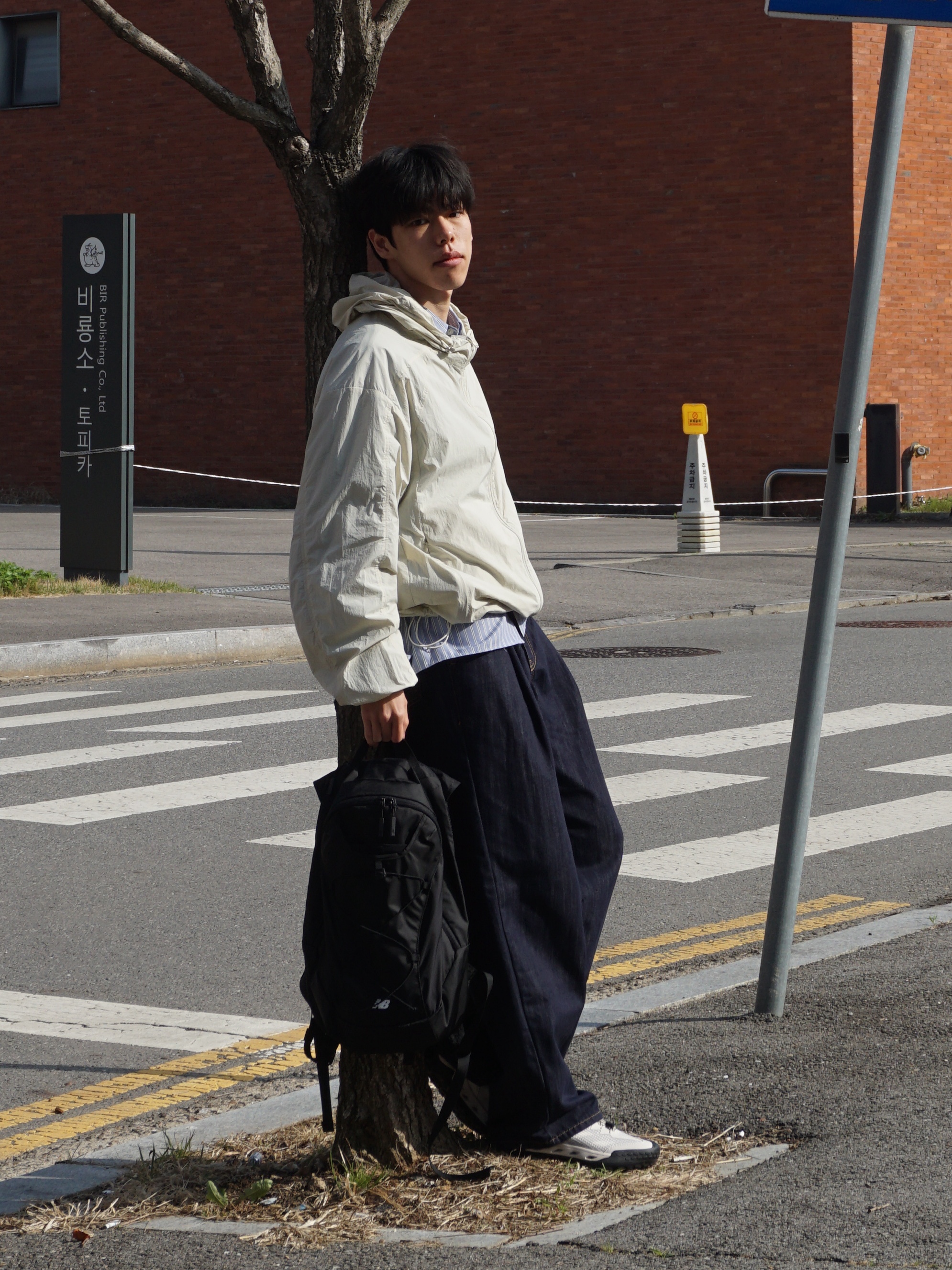 New Balance Novon 17 Backpack Black 착용 스타일 - 2
