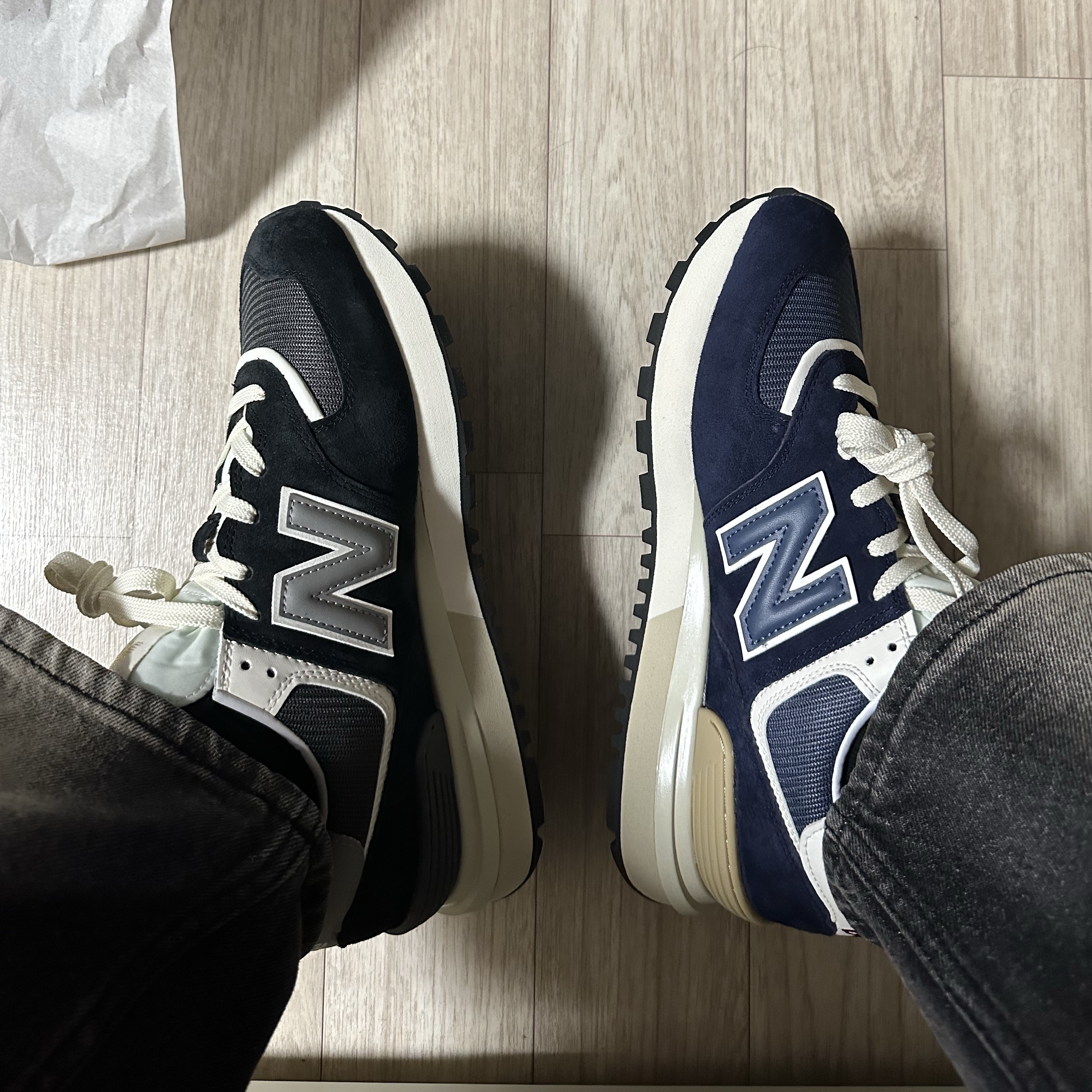 New Balance 574 Legacy Navy 착용 스타일