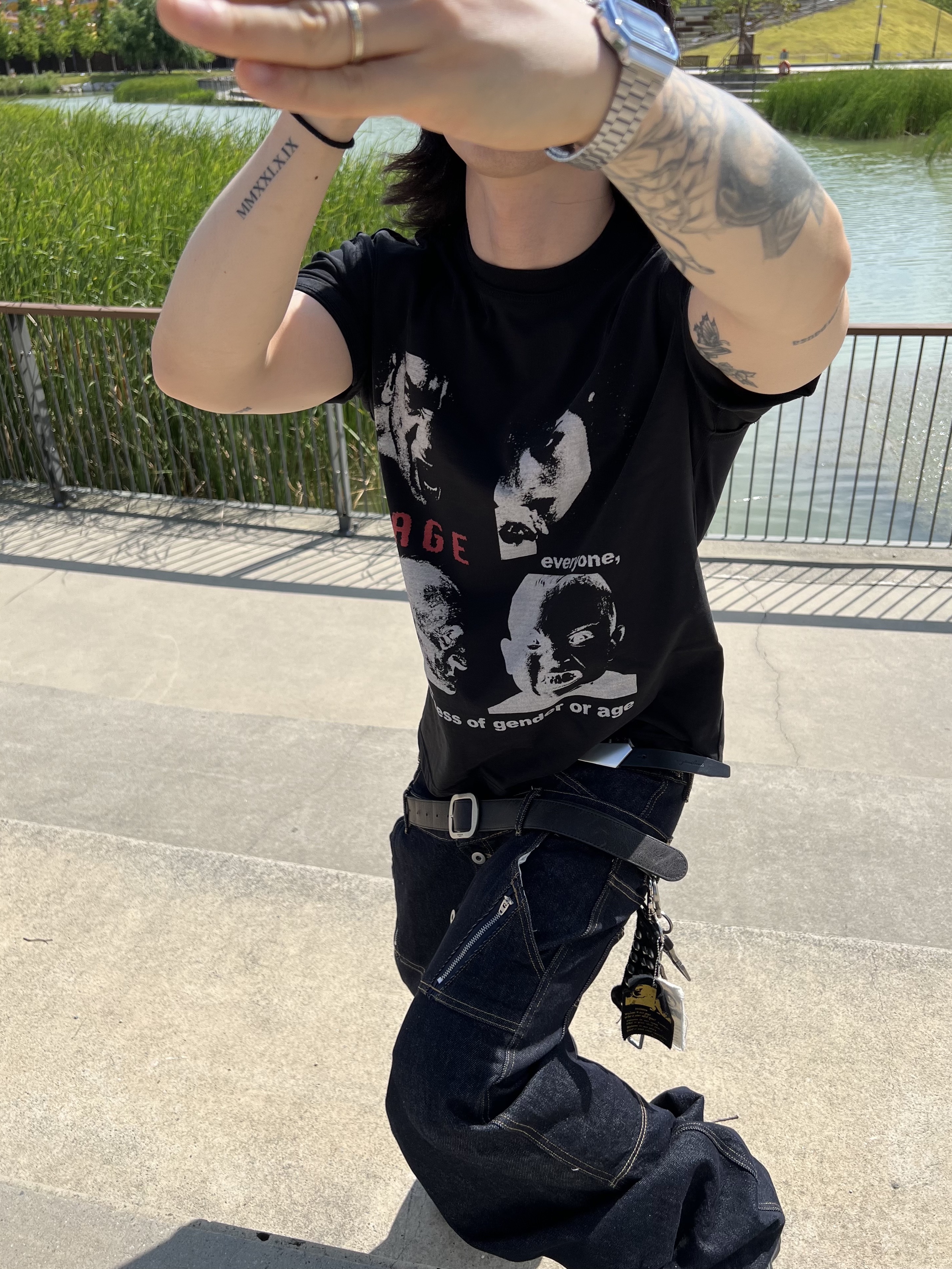 ROARINGRAD Double Obi Zip Denim Pants Indigo, [핏더새] Undermycar MU.128 Original Logo Cracked Leather Belt Silver / Black 착용 스타일 - 1