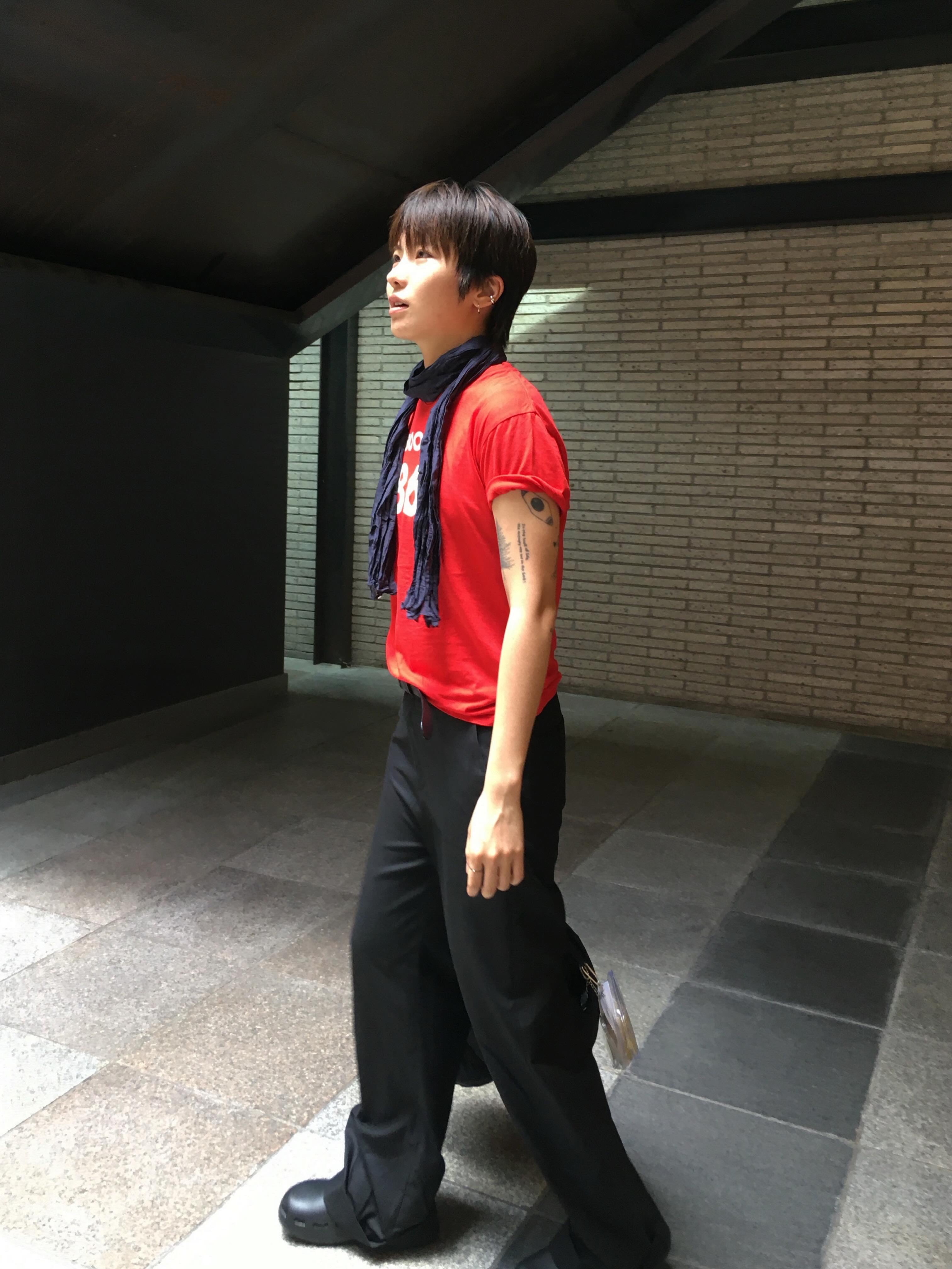 Crocs Echo Wave Black 착용 스타일 - 2