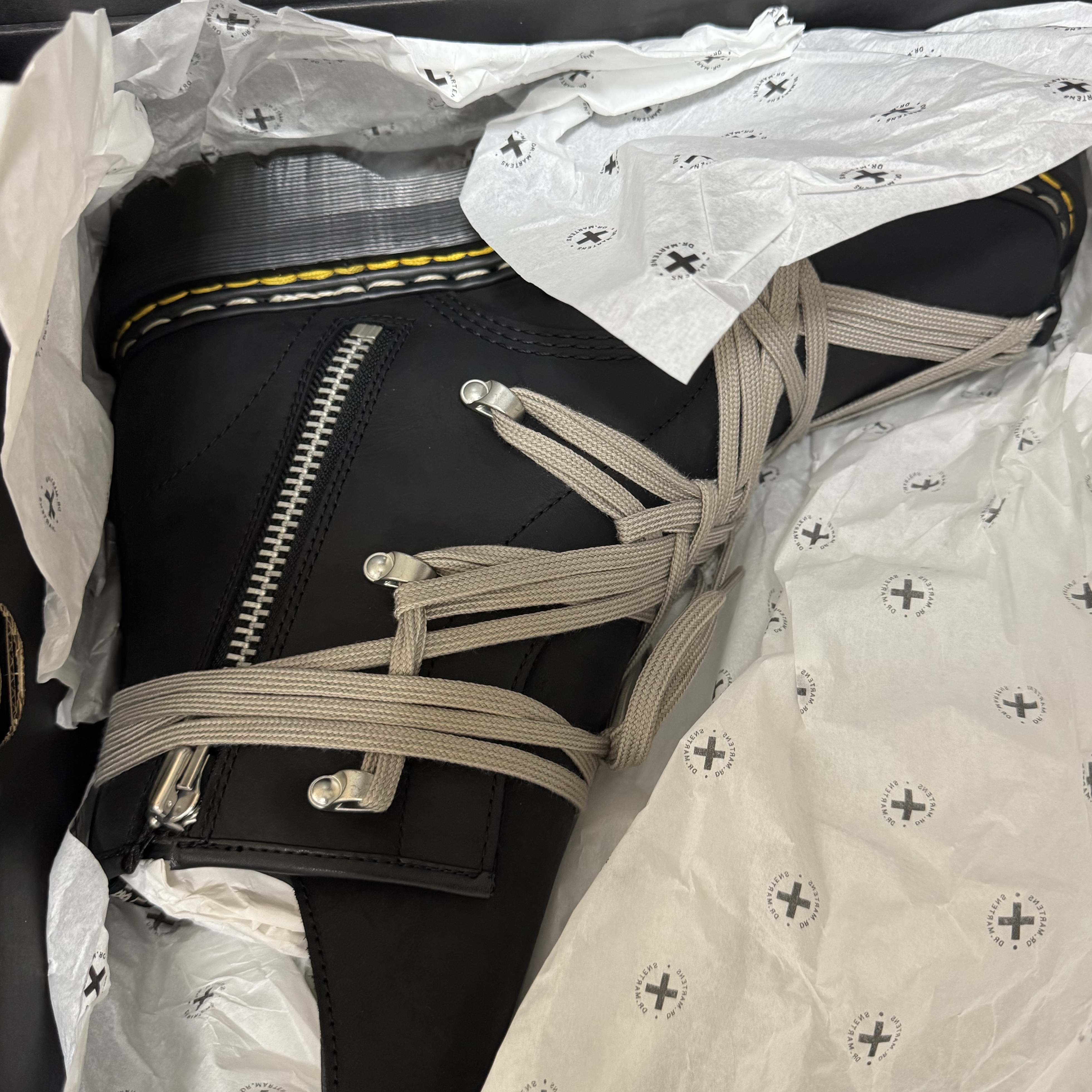 Dr. Martens x Rick Owens 1460 Quad Sole Mega Lace Boots Black 착용 스타일
