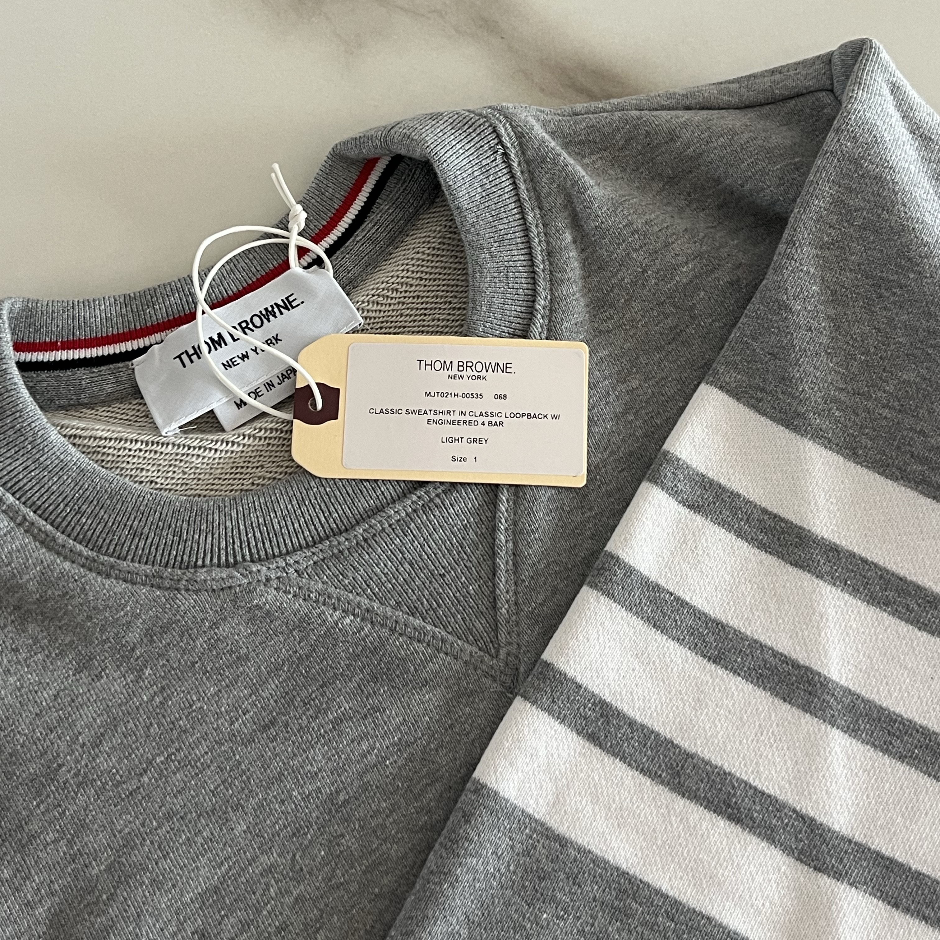 Thom Browne Engineered 4-Bar Sweatshirt Light Grey 착용 스타일