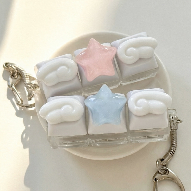 NINETEENFRIDAY Angel Star Keycap Keyring - PINK (3 Button), NINETEENFRIDAY Angel Star Keycap Keyring - BLUE (3 Button) 착용 스타일
