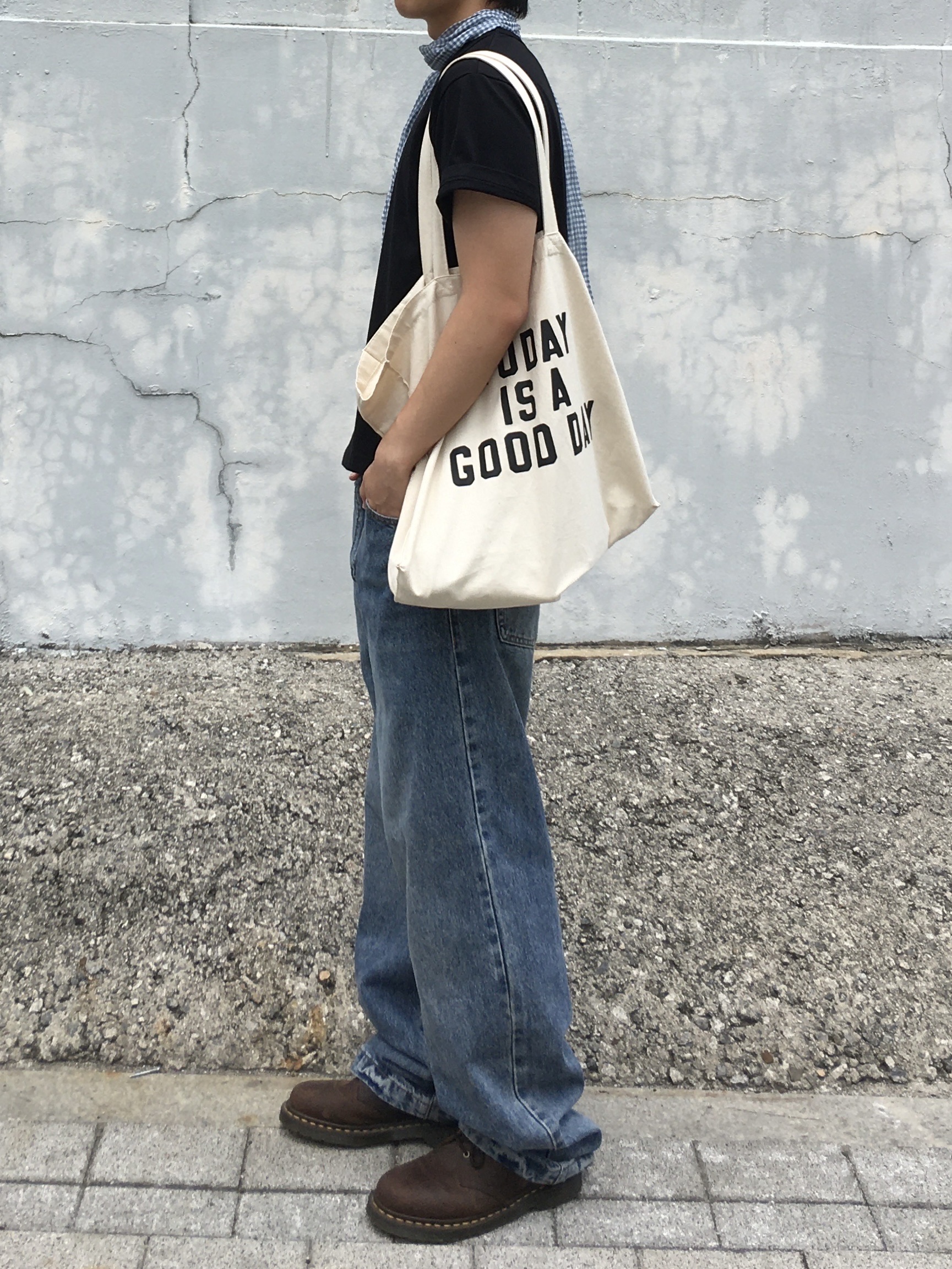 Dr. Martens 1461 Crazy Horse Dark Brown 착용 스타일 - 3