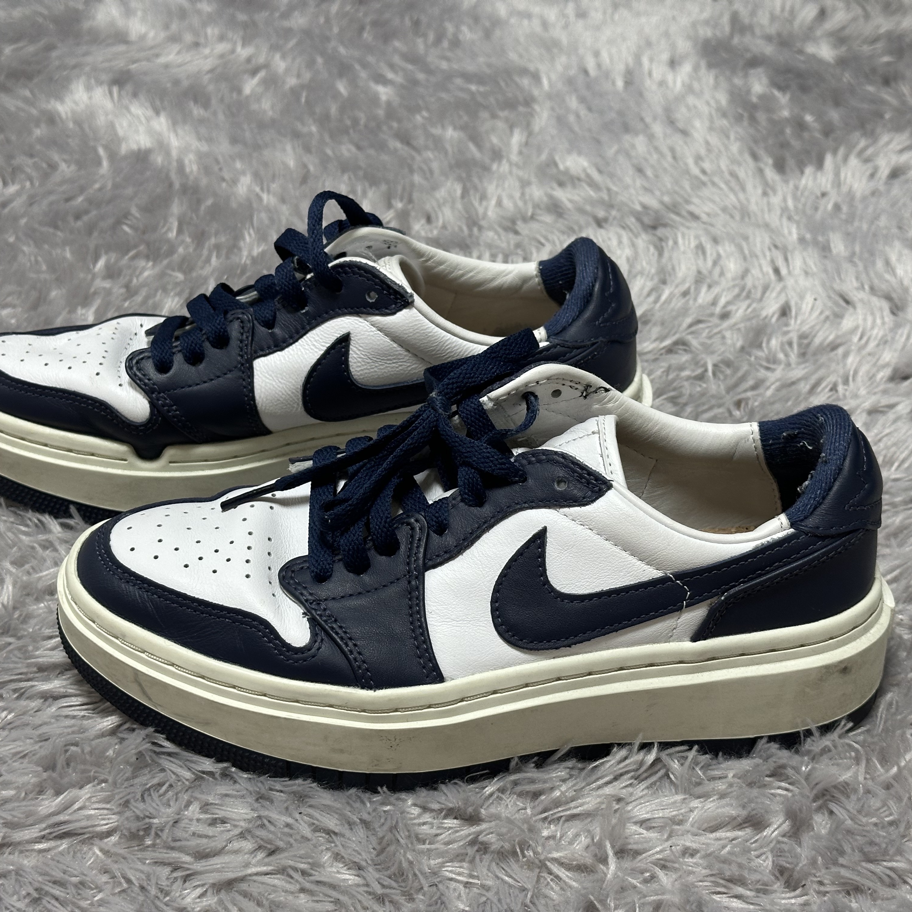 (W) Jordan 1 Elevate Low Midnight Navy 착용 스타일 - 2