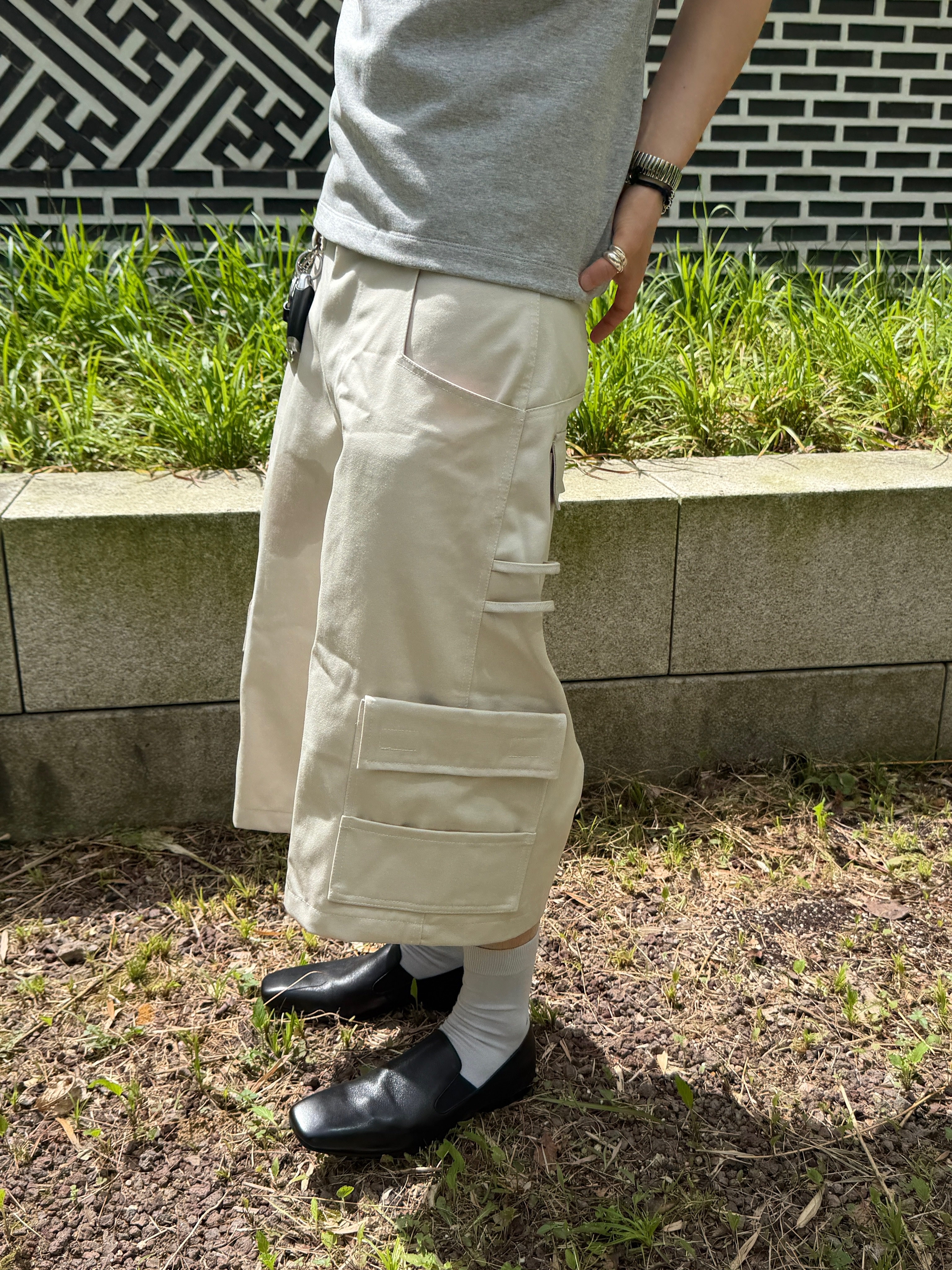 Kamien Kangaroo Bermuda Pants Light Beige 착용 스타일 - 2