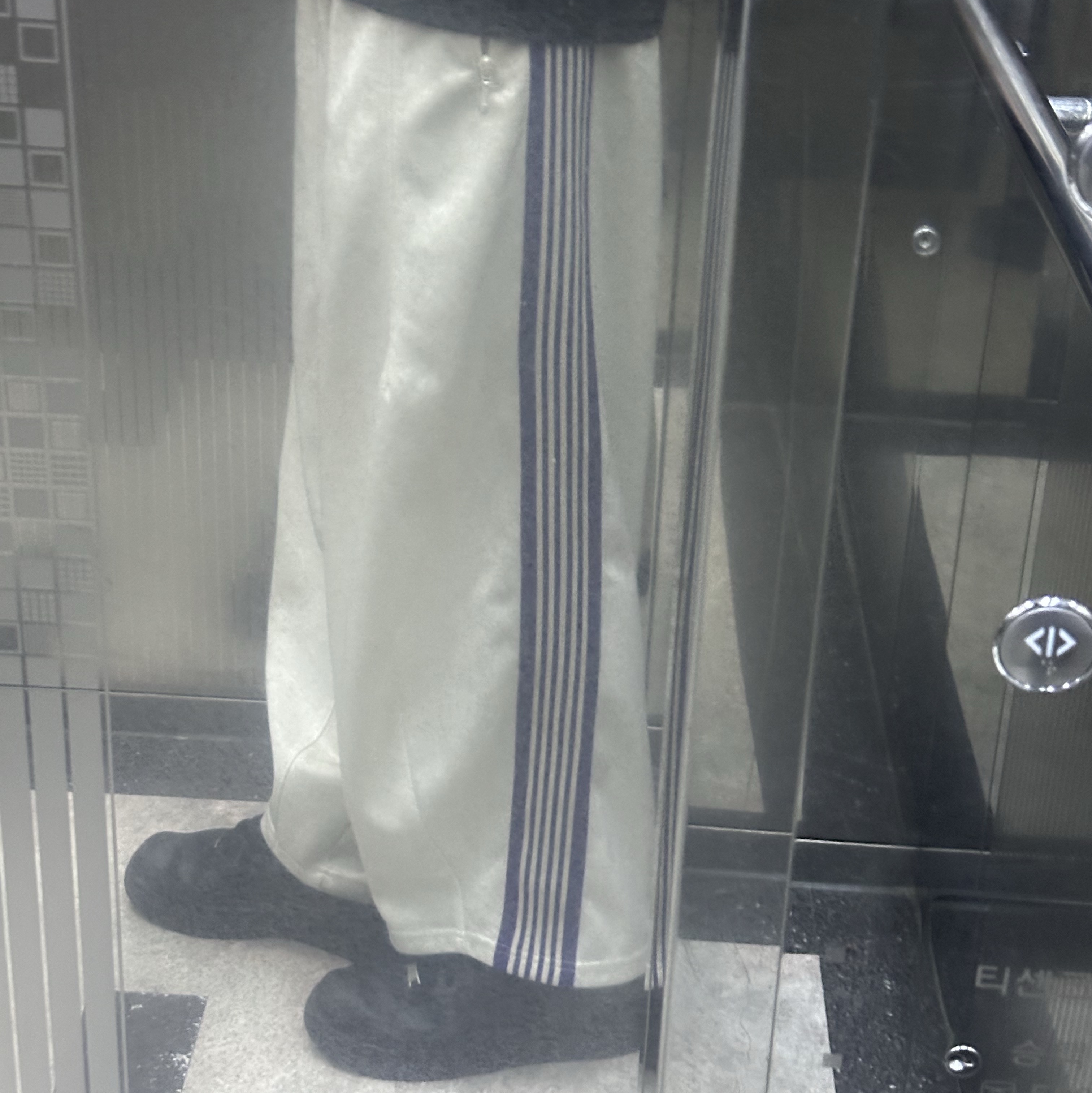 Needles H.D. Track Pants Poly Smooth Ice White 착용 스타일