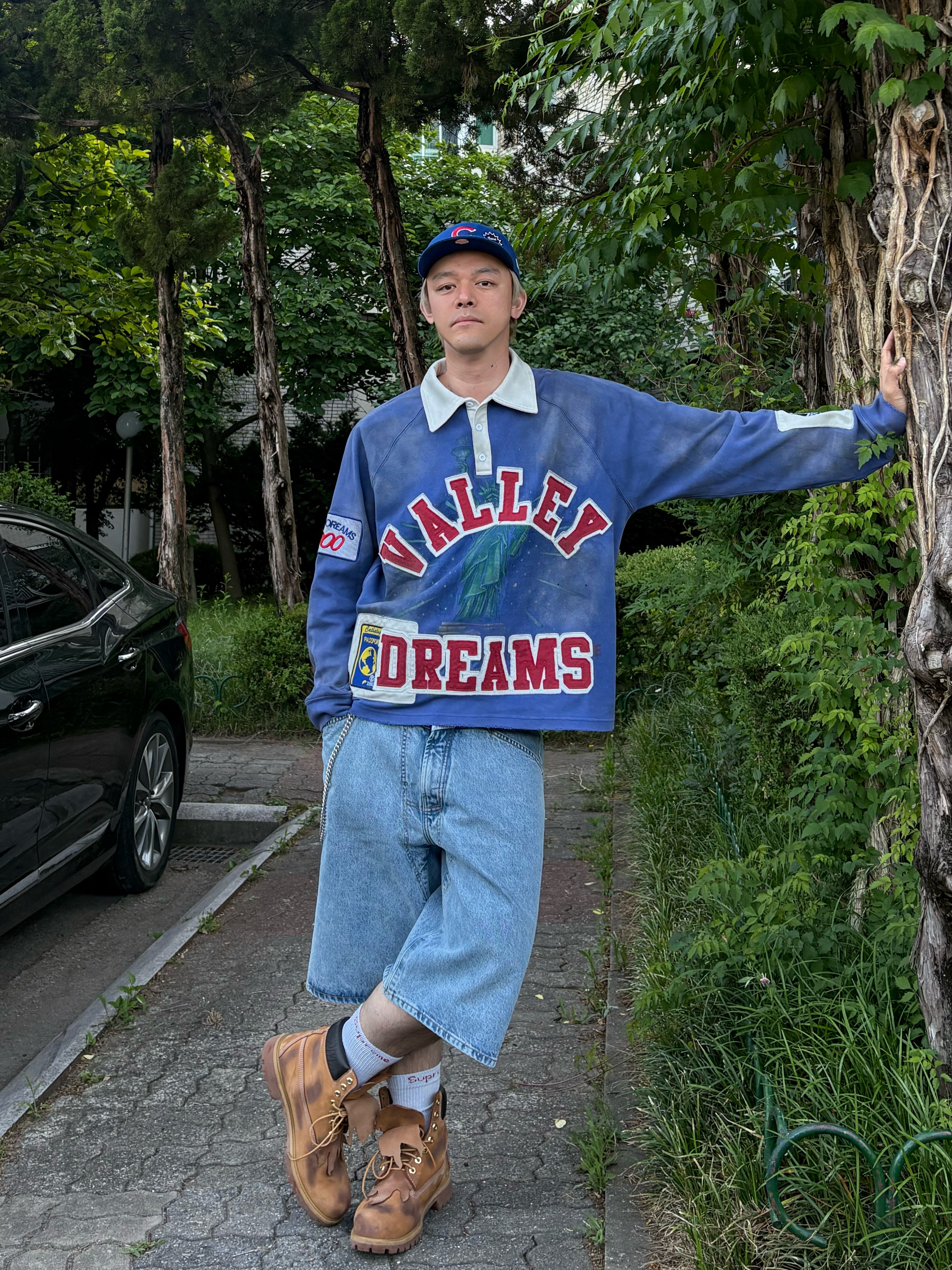 Timberland x Surgery 6 inch Boot Yellow - Wide, Supreme x Marithe Francois Girbaud X-Seam Baggy Denim Shorts Washed Indigo - 25SS 착용 스타일 - 1