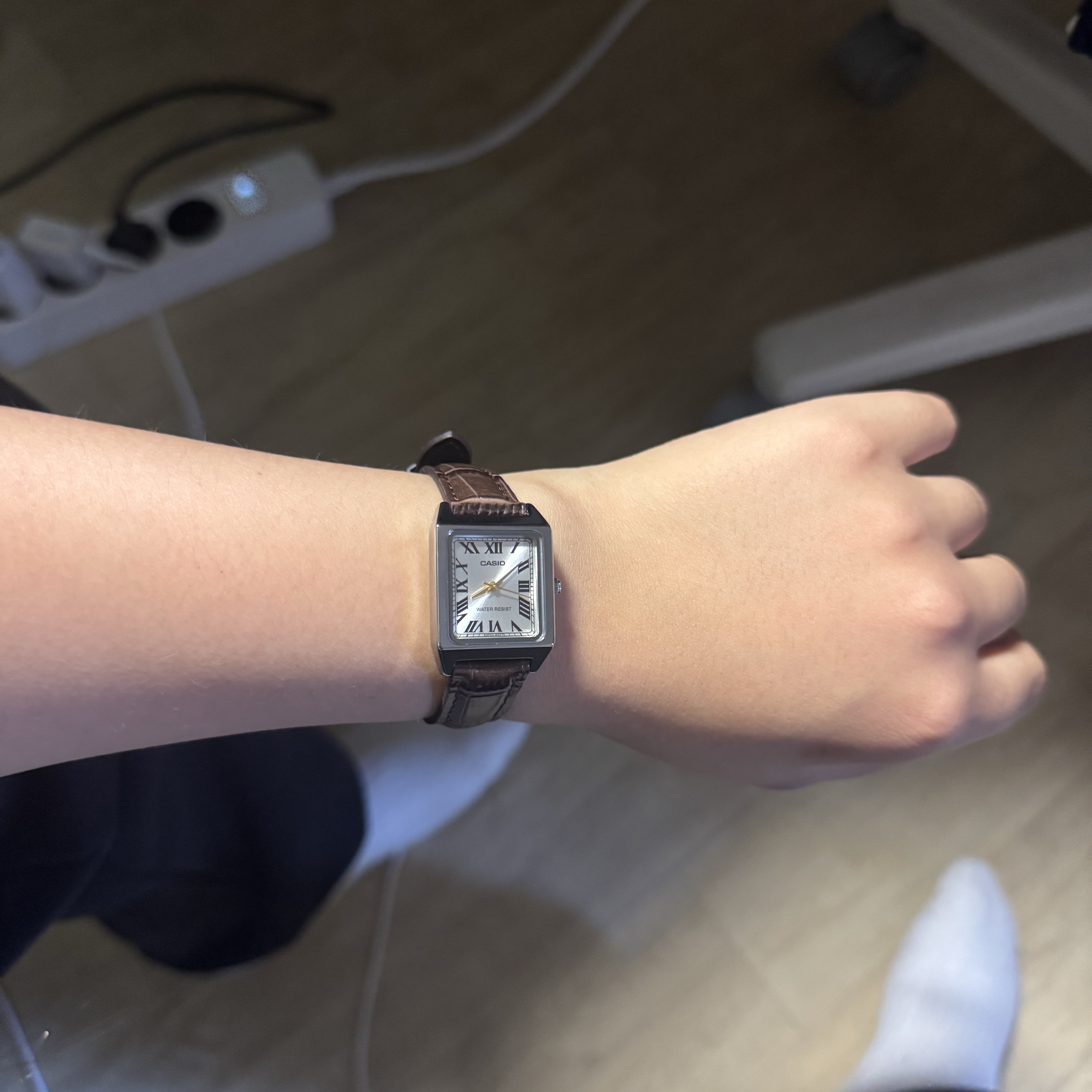 Casio LTP-V007L-9B 착용 스타일