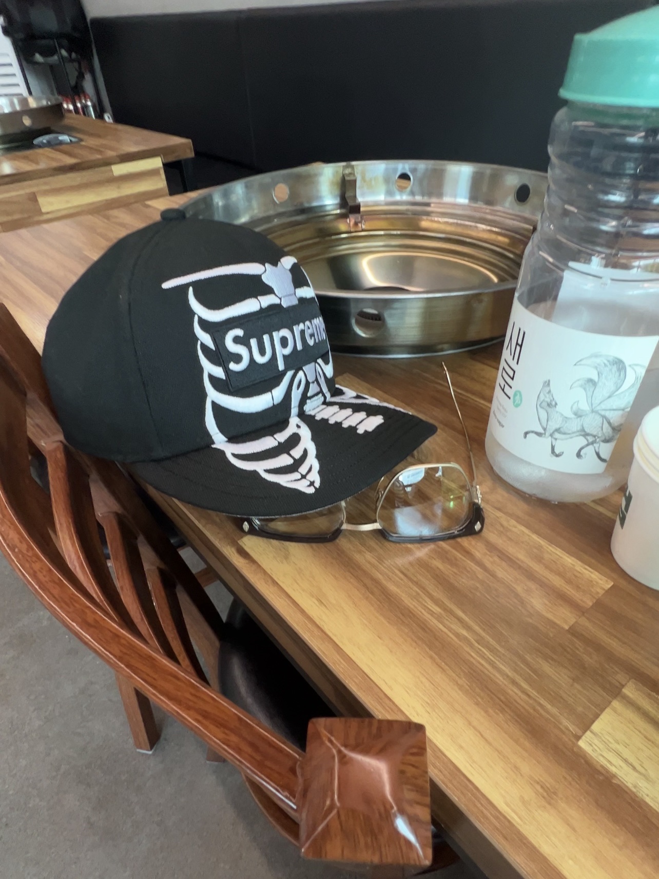 Supreme Bones Box Logo New Era Black - 25SS, Chrome Hearts Lgma Classic Brown Matte Gold Plated 착용 스타일