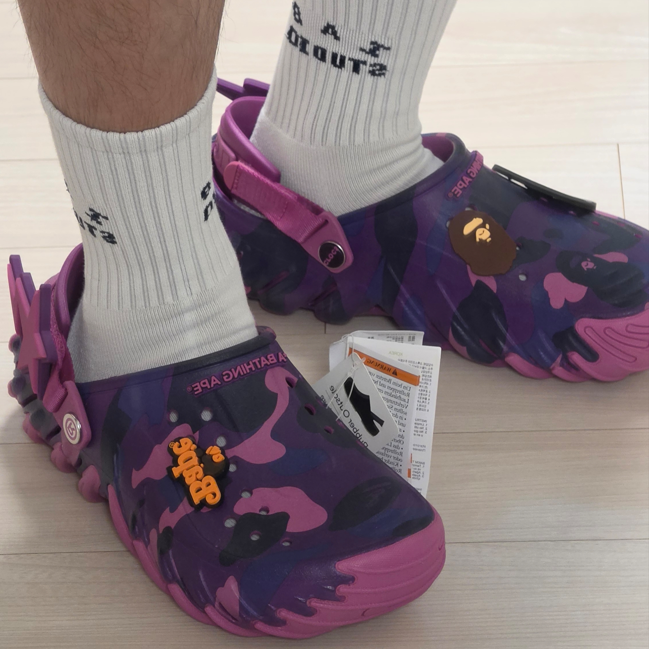 Crocs x BAPE Echo RO Clog Purple 착용 스타일 - 3