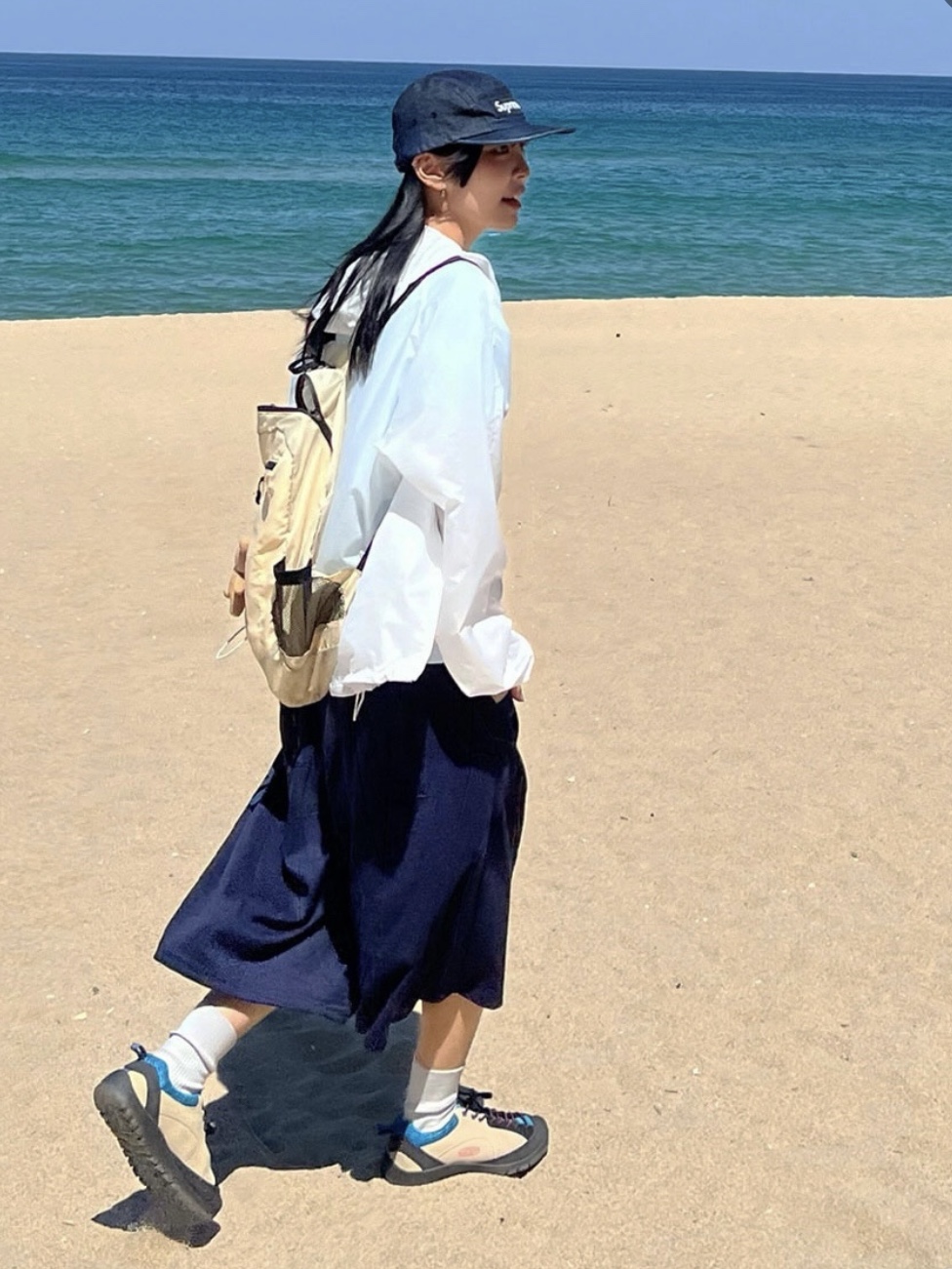 (W) Keen Jasper Rocks SP Sneakers Beige, Supreme Coated Denim Camp Cap Royal - 24SS 착용 스타일 - 2