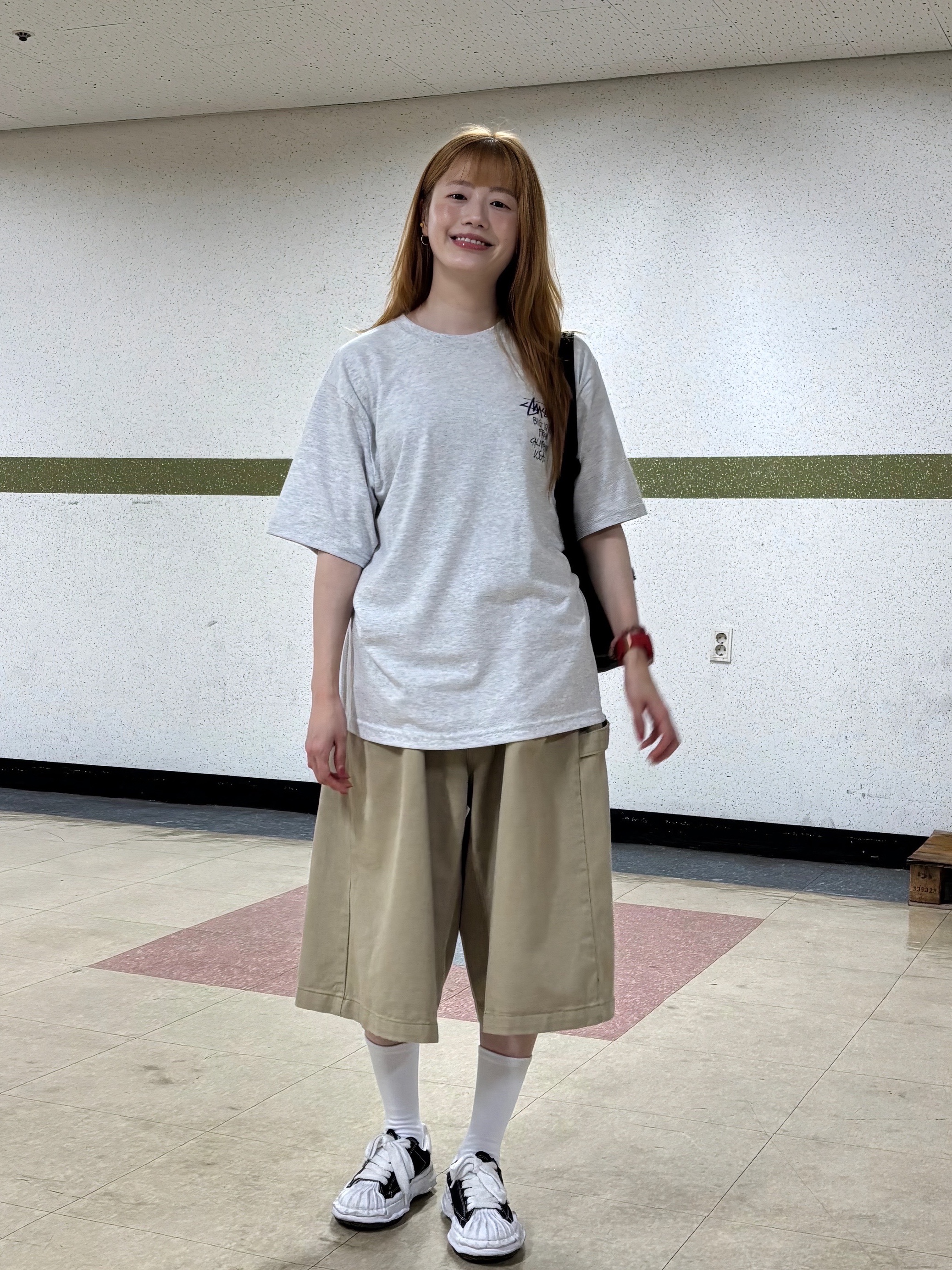Stussy Big Love T-Shirt Ash Heather, Maison Mihara Yasuhiro Blakey OG Sole Canvas Low-top Sneakers Black White 착용 스타일 - 1