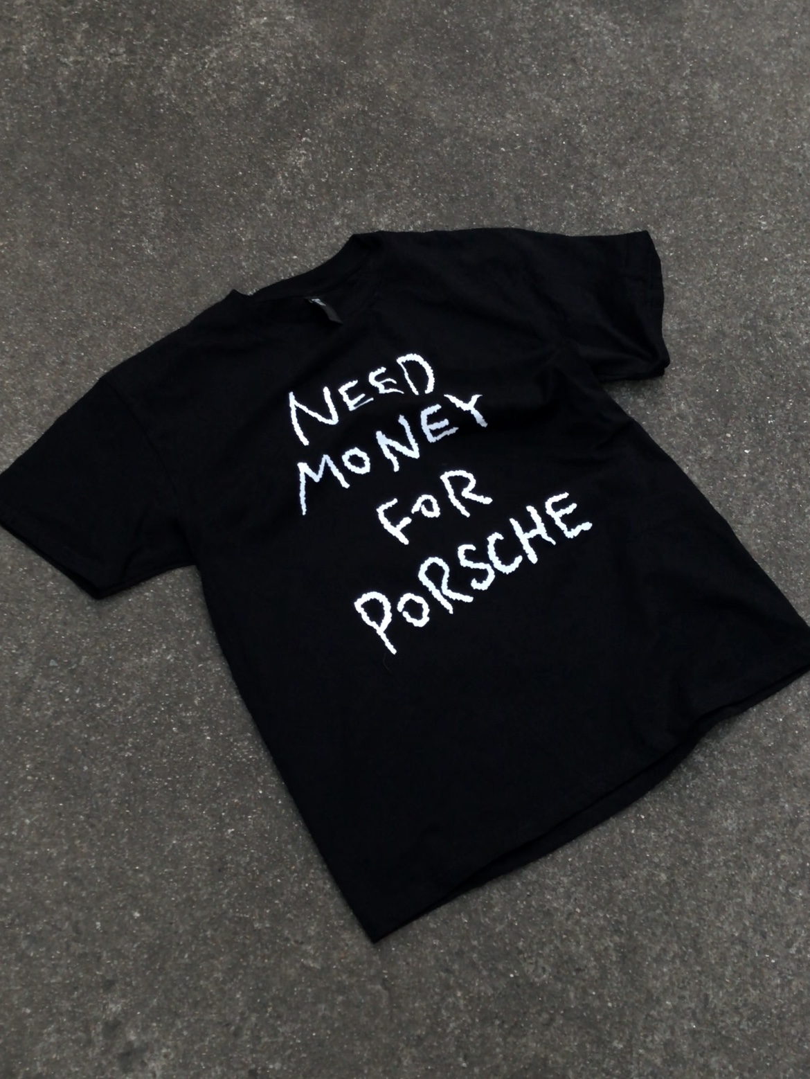GILDAN X Vintage Collection NEED MONEY FOR PORSHCE T-Shirt (2 Color), [프리오더] Polyteru Wallabee Shoes Star Leather Black 착용 스타일 - 2