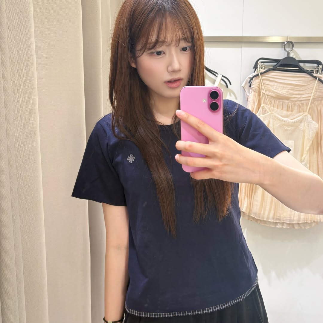 SLOW RECORD HOUSE Layered Check Roll-Up T-Shirt Navy 착용 스타일 - 2