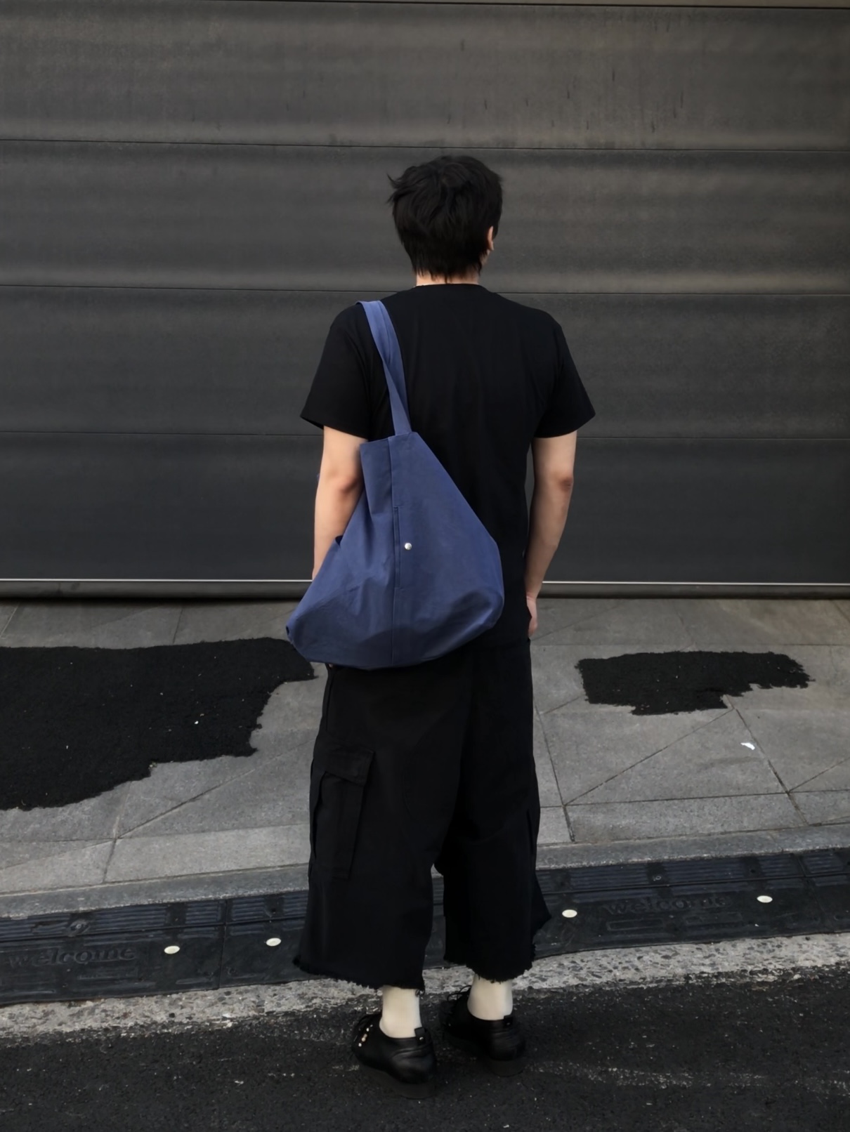 GILDAN X Vintage Collection NEED MONEY FOR PORSHCE T-Shirt (2 Color), [프리오더] Polyteru Wallabee Shoes Star Leather Black 착용 스타일 - 4