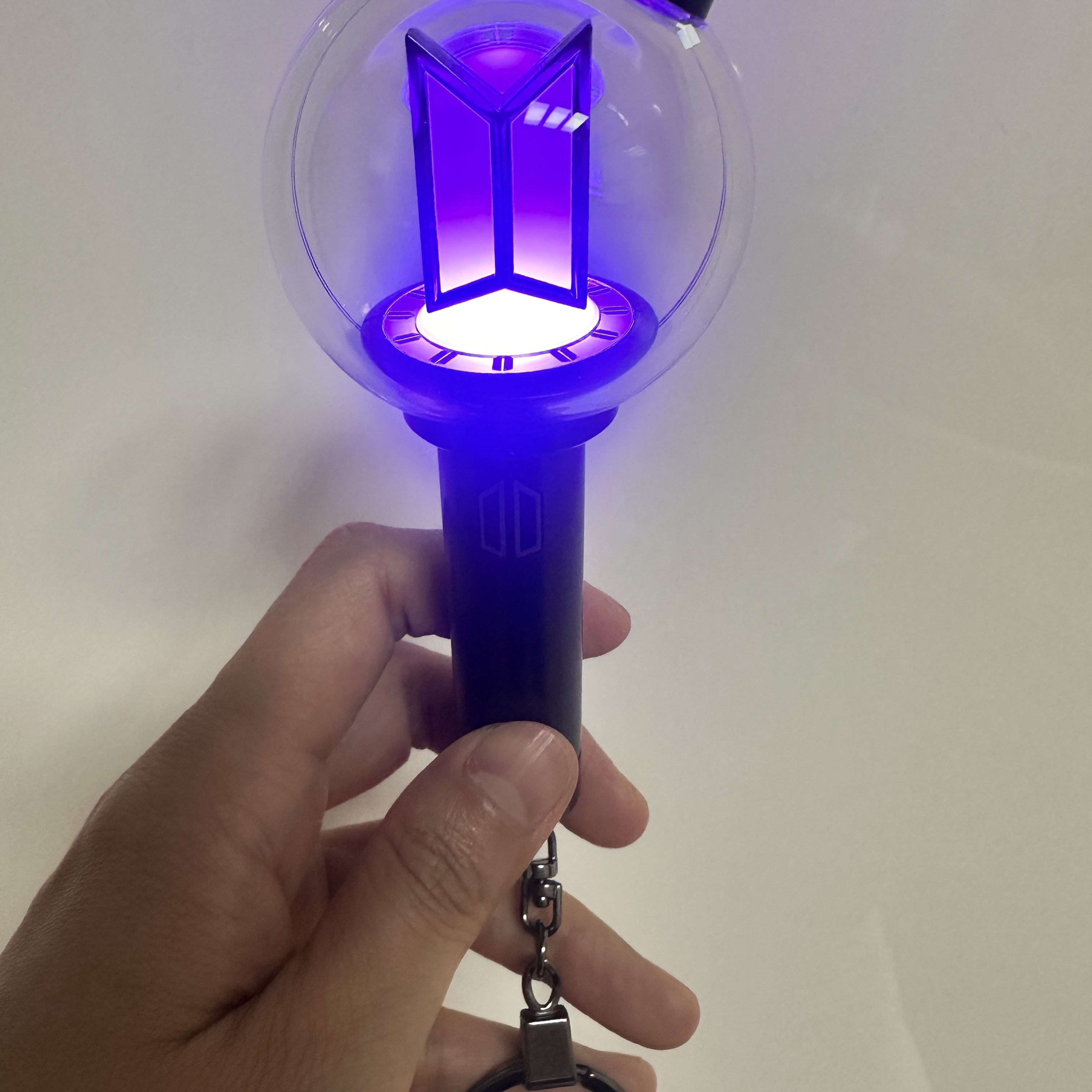 BTS Official Light Stick Keyring Ver.4 착용 스타일