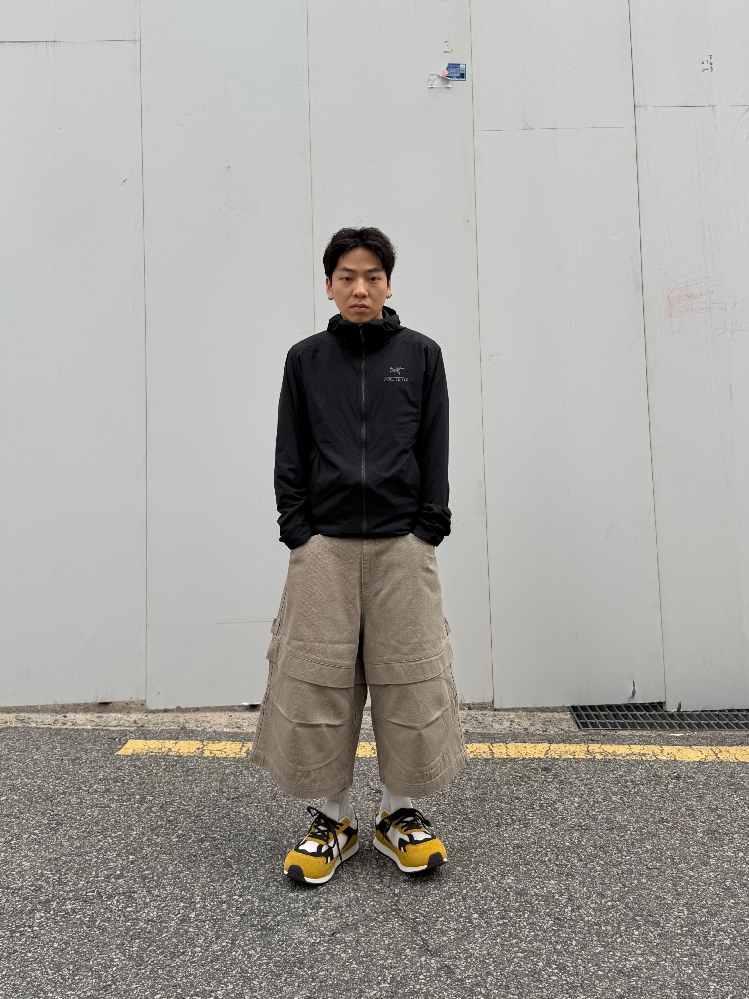 Arc'teryx Atom SL Hoody Black 착용 스타일 - 3