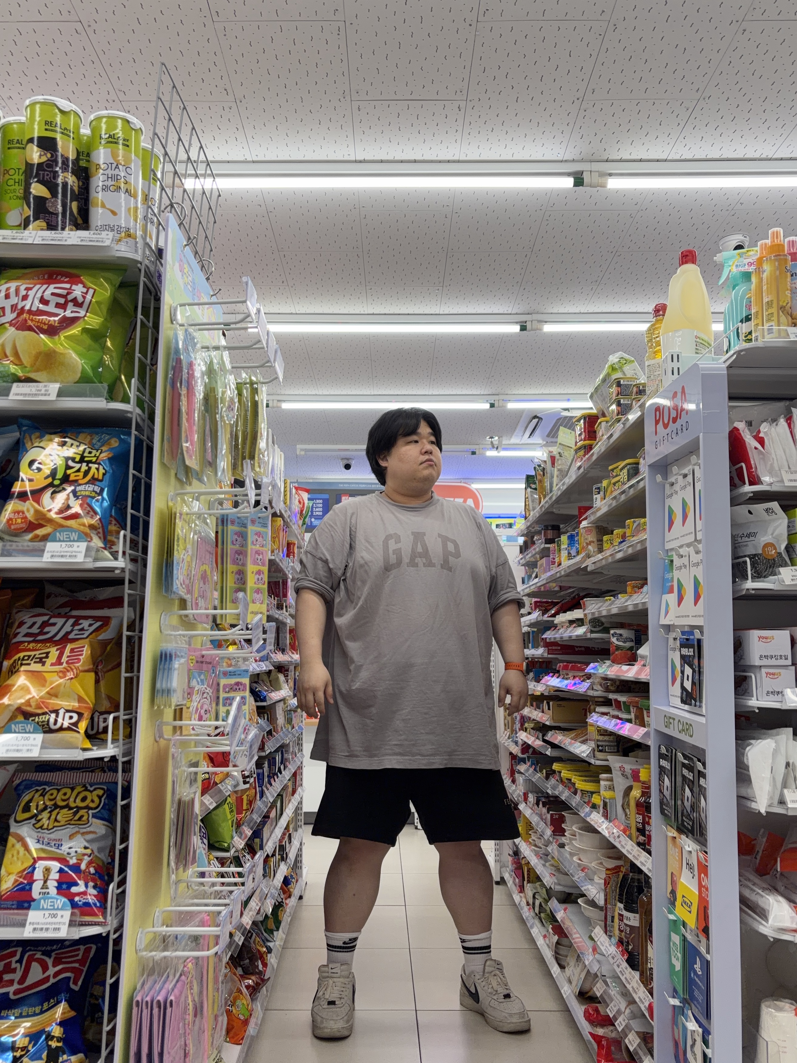 Yeezy Gap Engineered By Balenciaga Dove 3/4 Sleeve T-Shirt Grey, Nike x Ambush Air Force 1 Low SP Phantom 착용 스타일