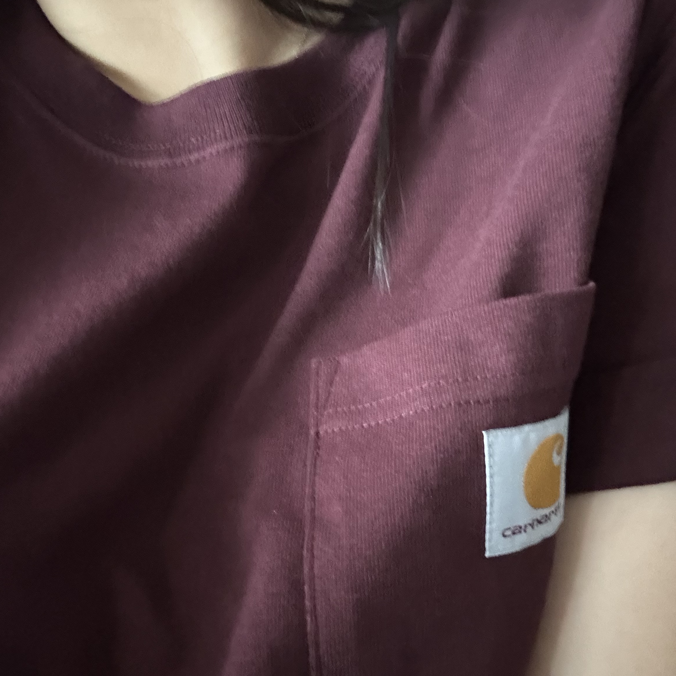 Carhartt Loose Fit Heavyweight Regular Short Sleeve Pocket T-Shirt Port 착용 스타일