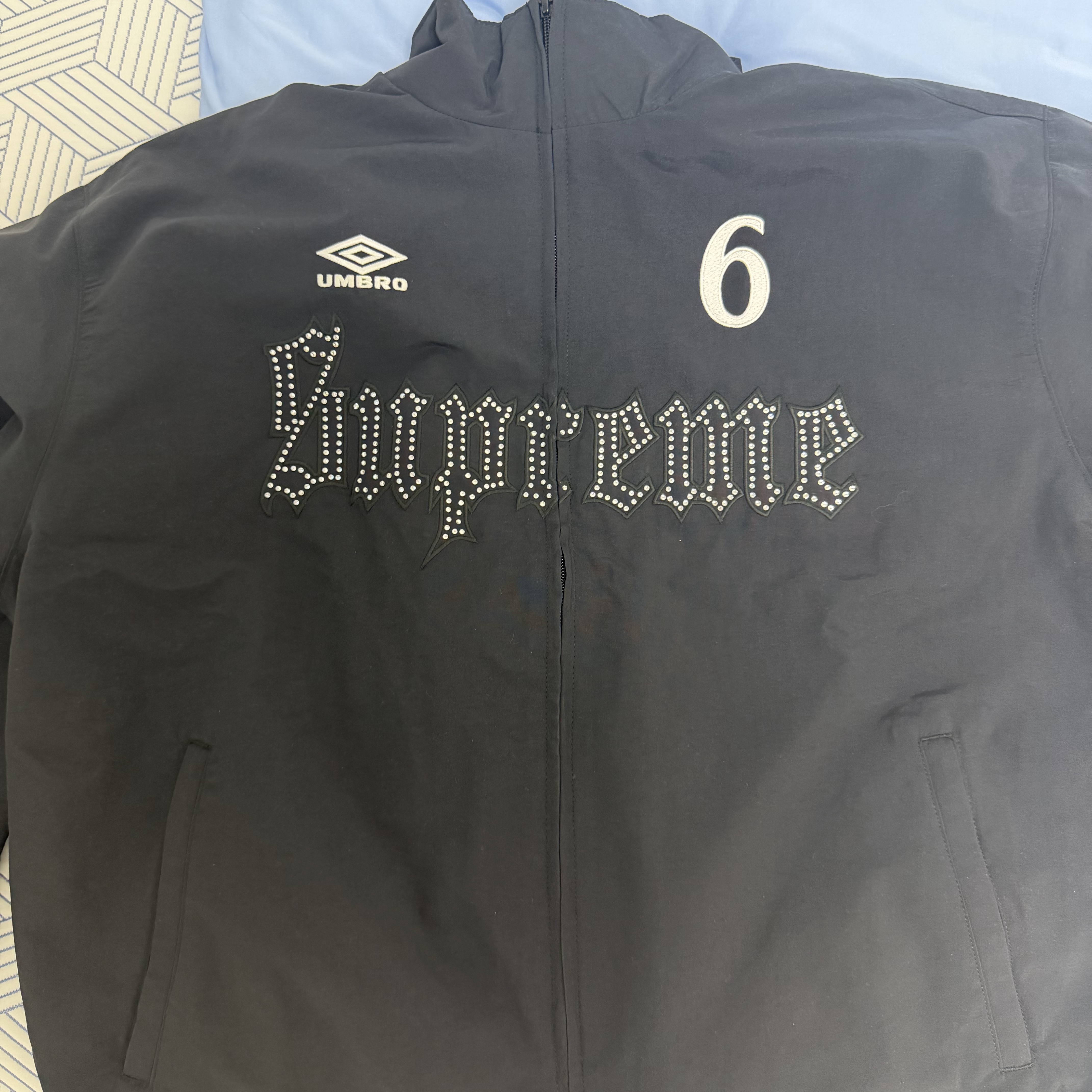 Supreme x Umbro Rhinestone Track Jacket Black - 26SS 착용 스타일 - 2