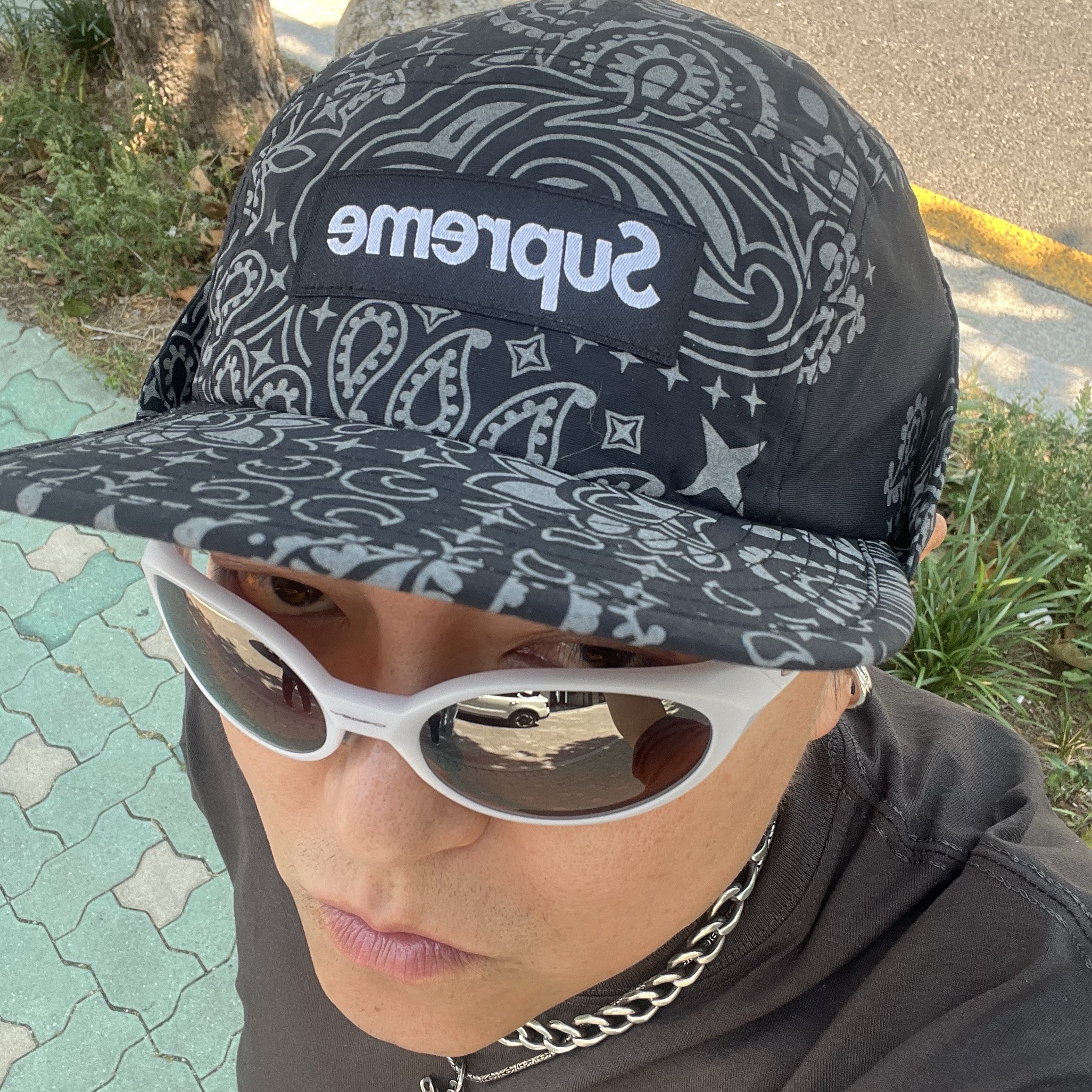 Supreme Reflective Bandana Sunshield Camp Cap Black - 26SS, Oakley Eye Jacket Redux Matte Vapor Prizm Tungsten Polarized High Bridge Fit 착용 스타일 - 2