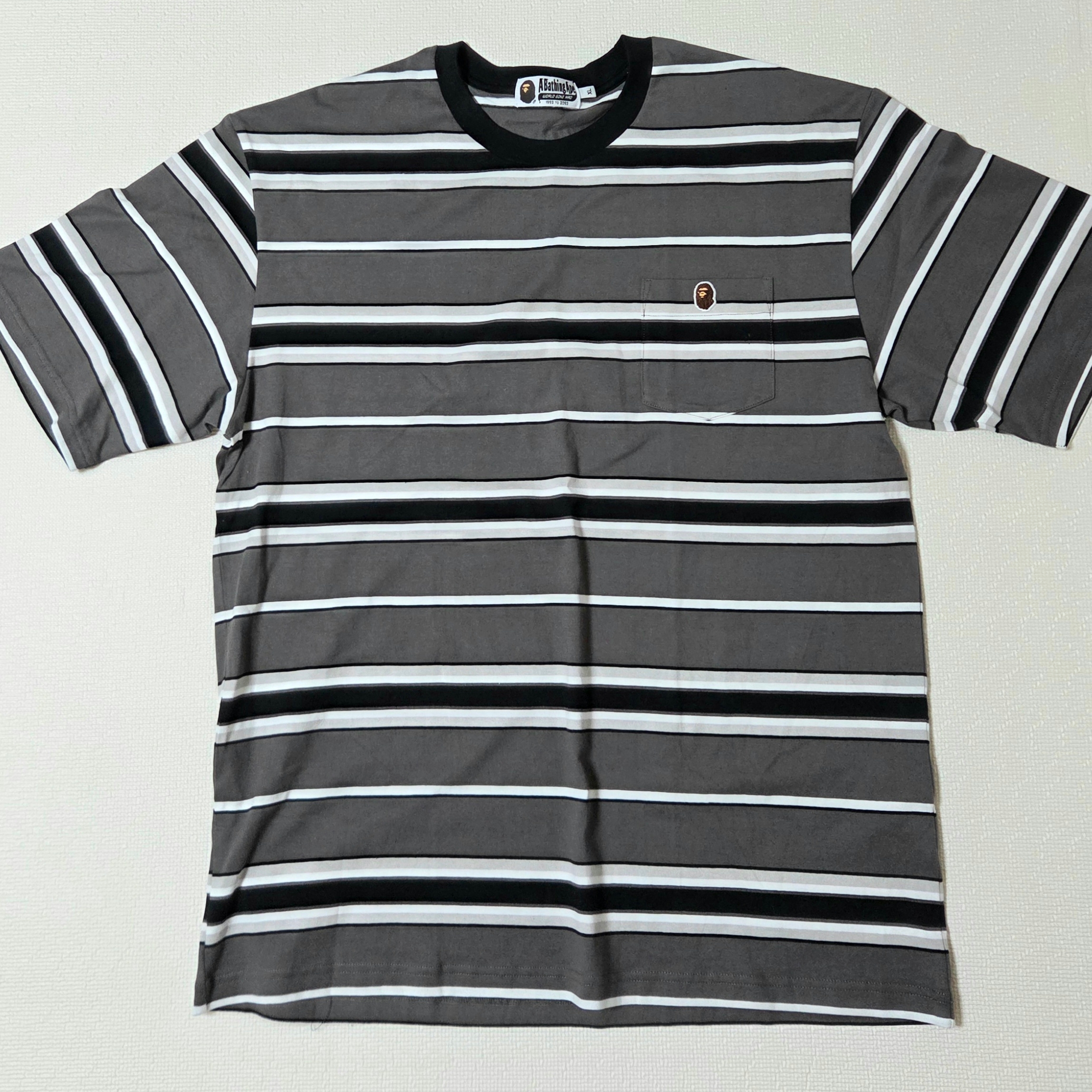 BAPE Ape Head One Point Pocket Stripe T-Shirts Black 착용 스타일 - 1