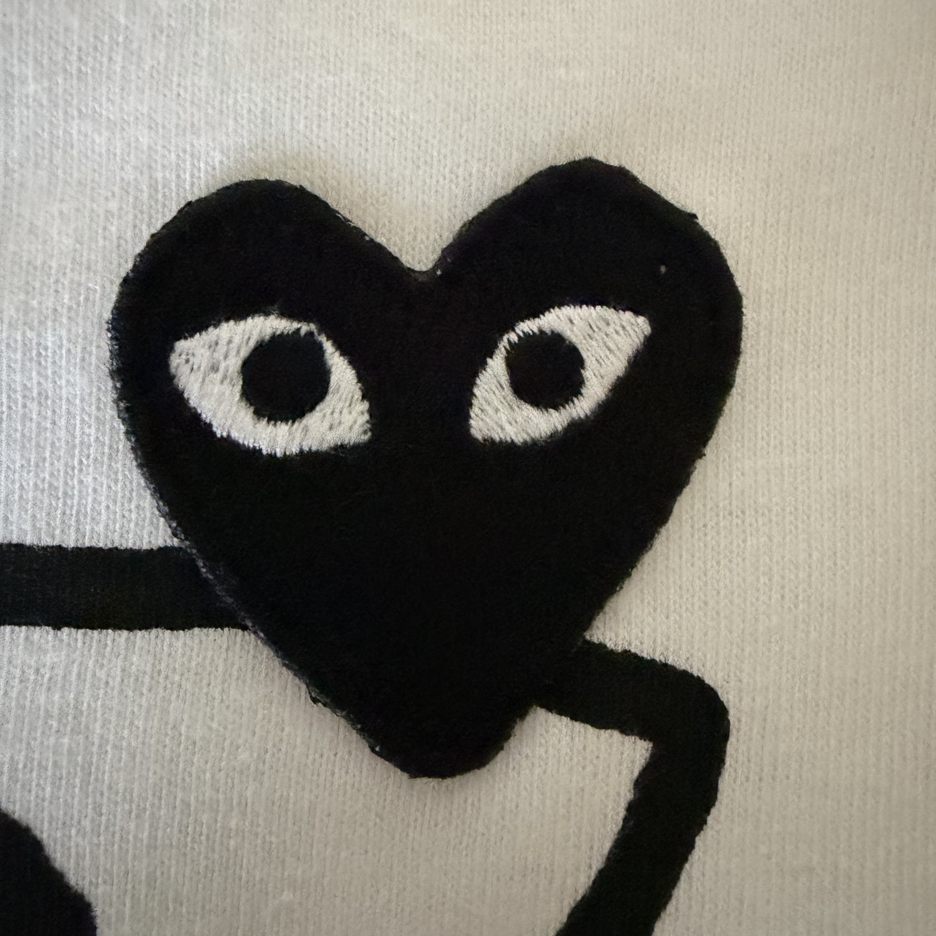Play Comme des Garcons Black Heart T-Shirt White 착용 스타일
