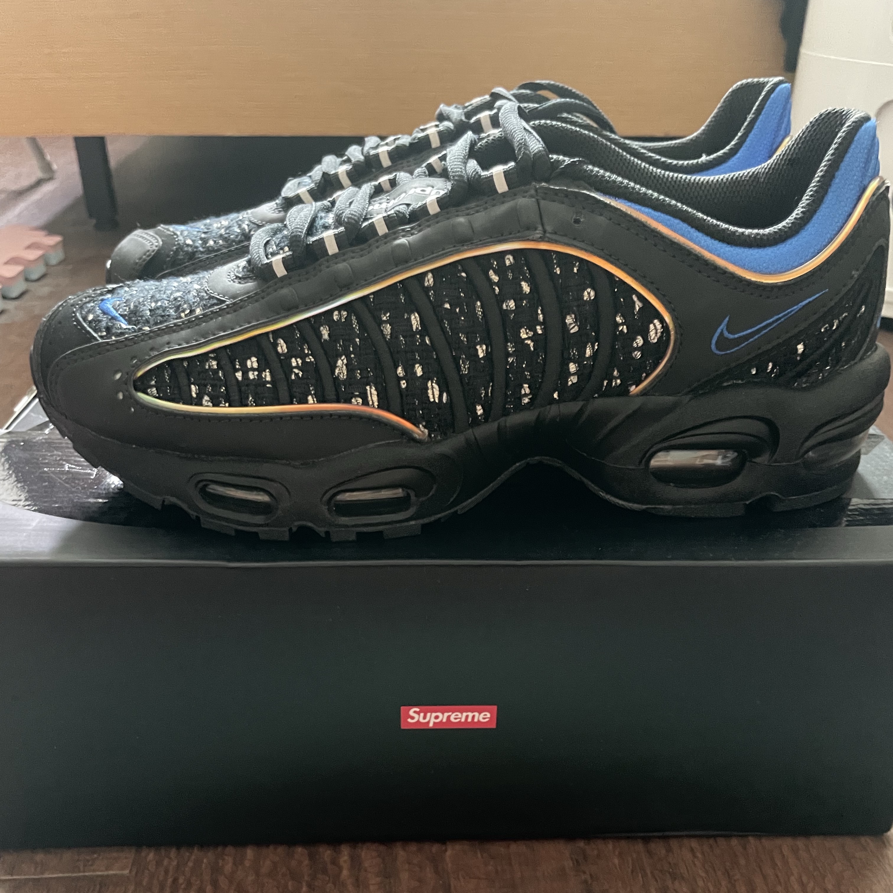 Nike x Supreme Air Max Tailwind 4 Black 착용 스타일