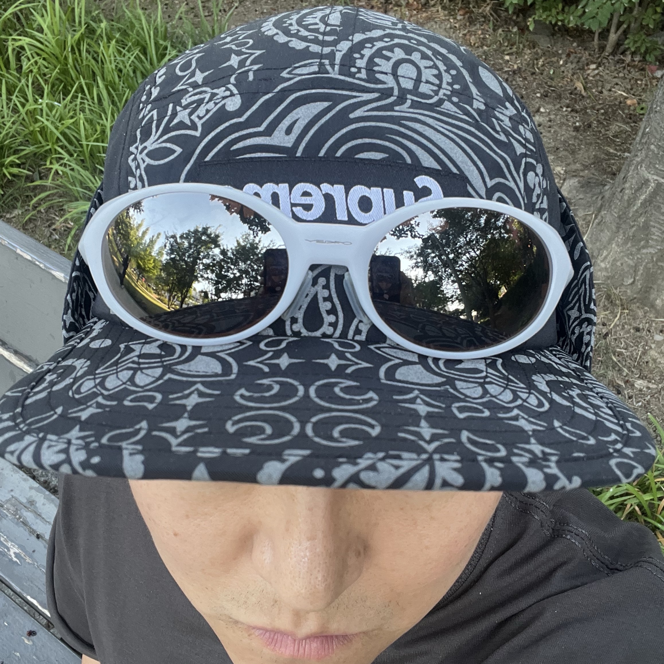 Supreme Reflective Bandana Sunshield Camp Cap Black - 26SS, Oakley Eye Jacket Redux Matte Vapor Prizm Tungsten Polarized High Bridge Fit 착용 스타일 - 1