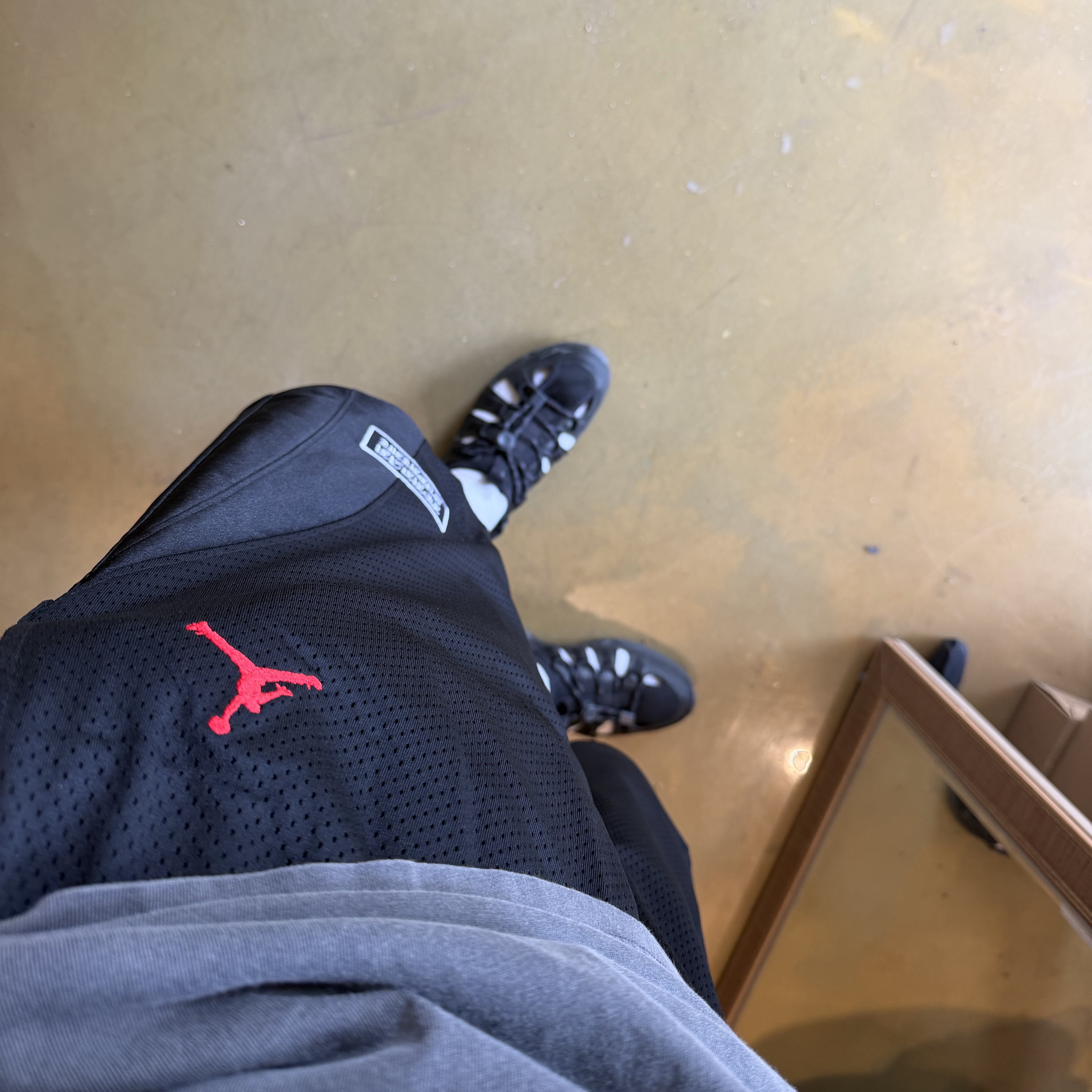 Supreme x Jordan Basketball Short Black - 26SS 착용 스타일