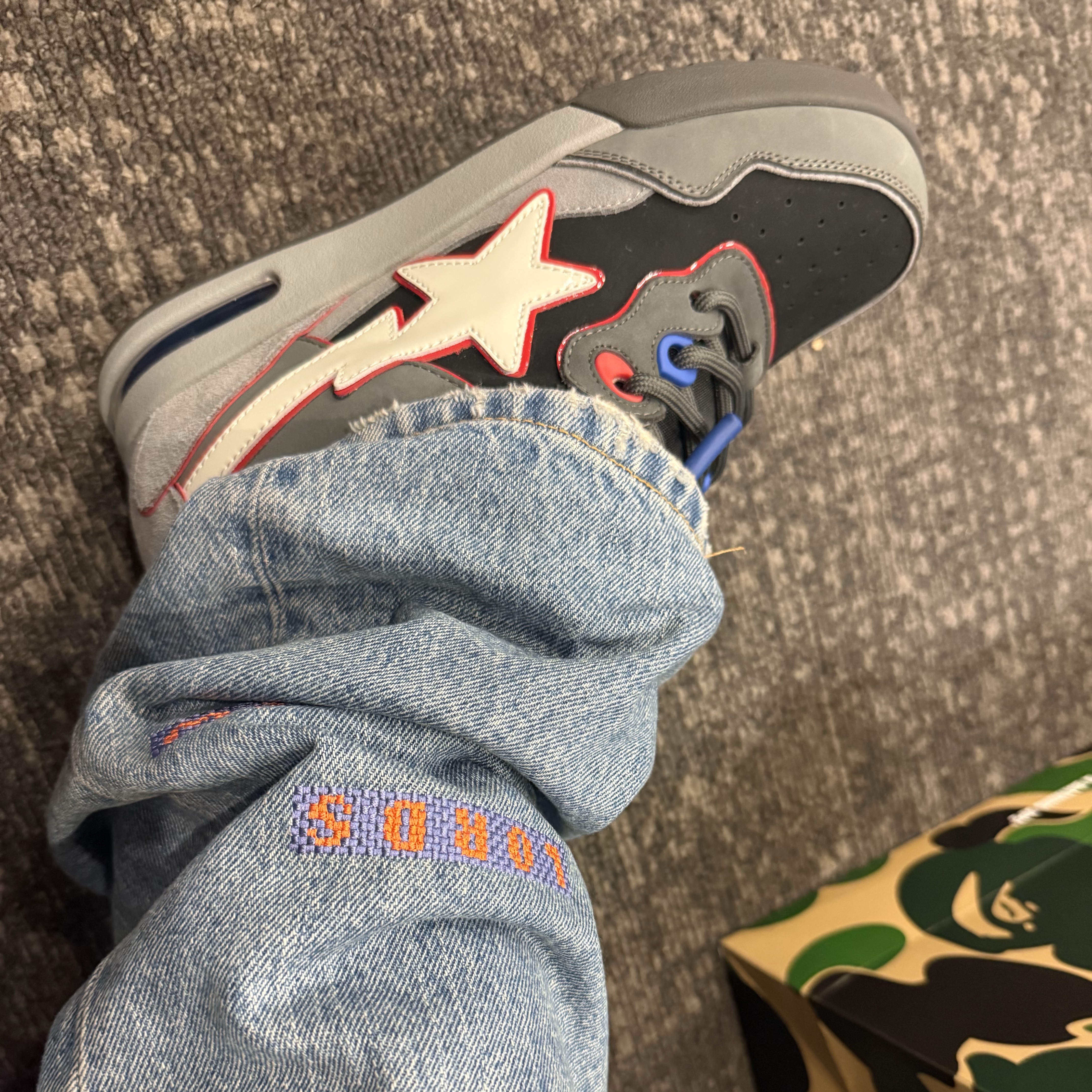 BAPE Flip Sta #2 Black 착용 스타일 - 2