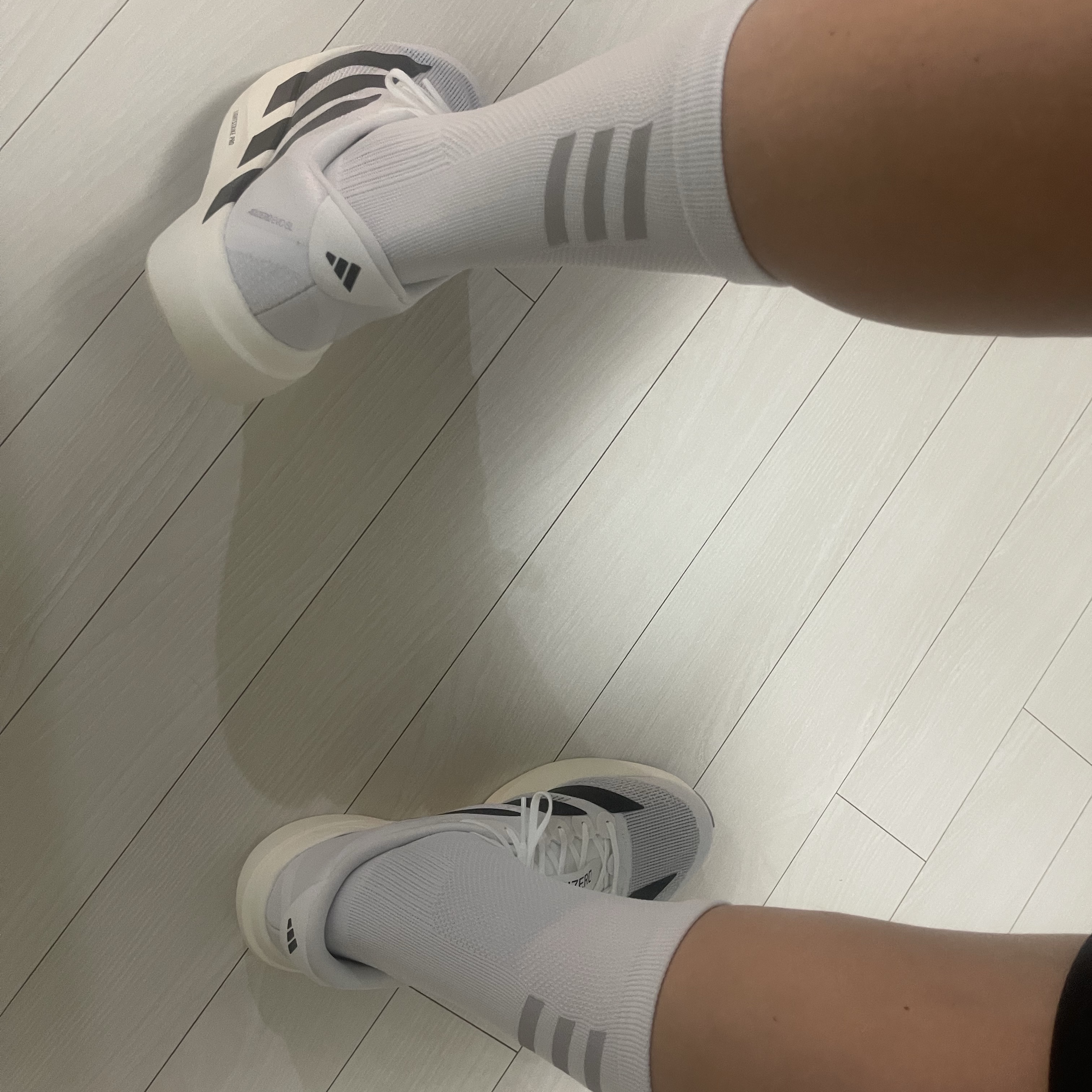 Adidas Adizero EVO SL Cloud White Core Black 착용 스타일 - 2