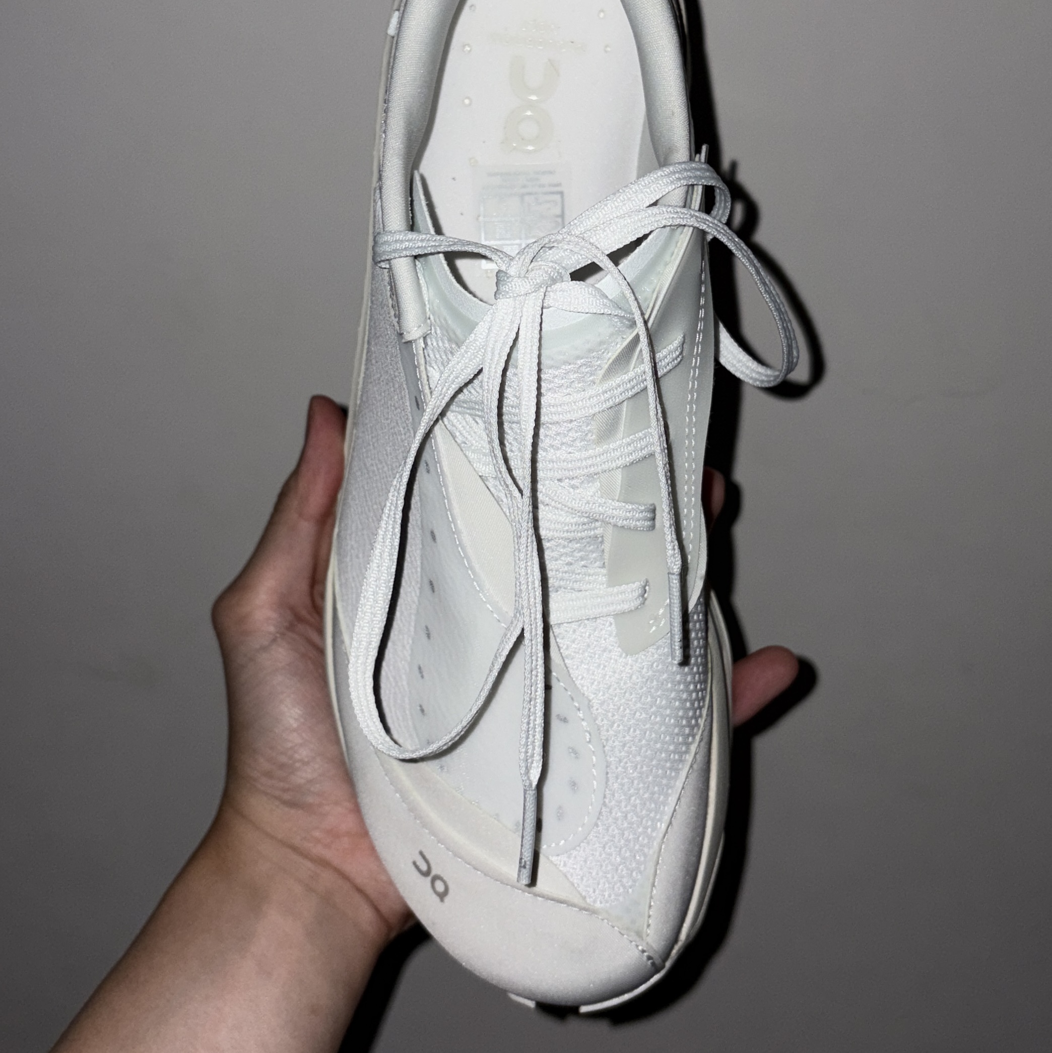 On Running x Post Archive Faction (Paf) Cloudboom Volt White Gale 착용 스타일
