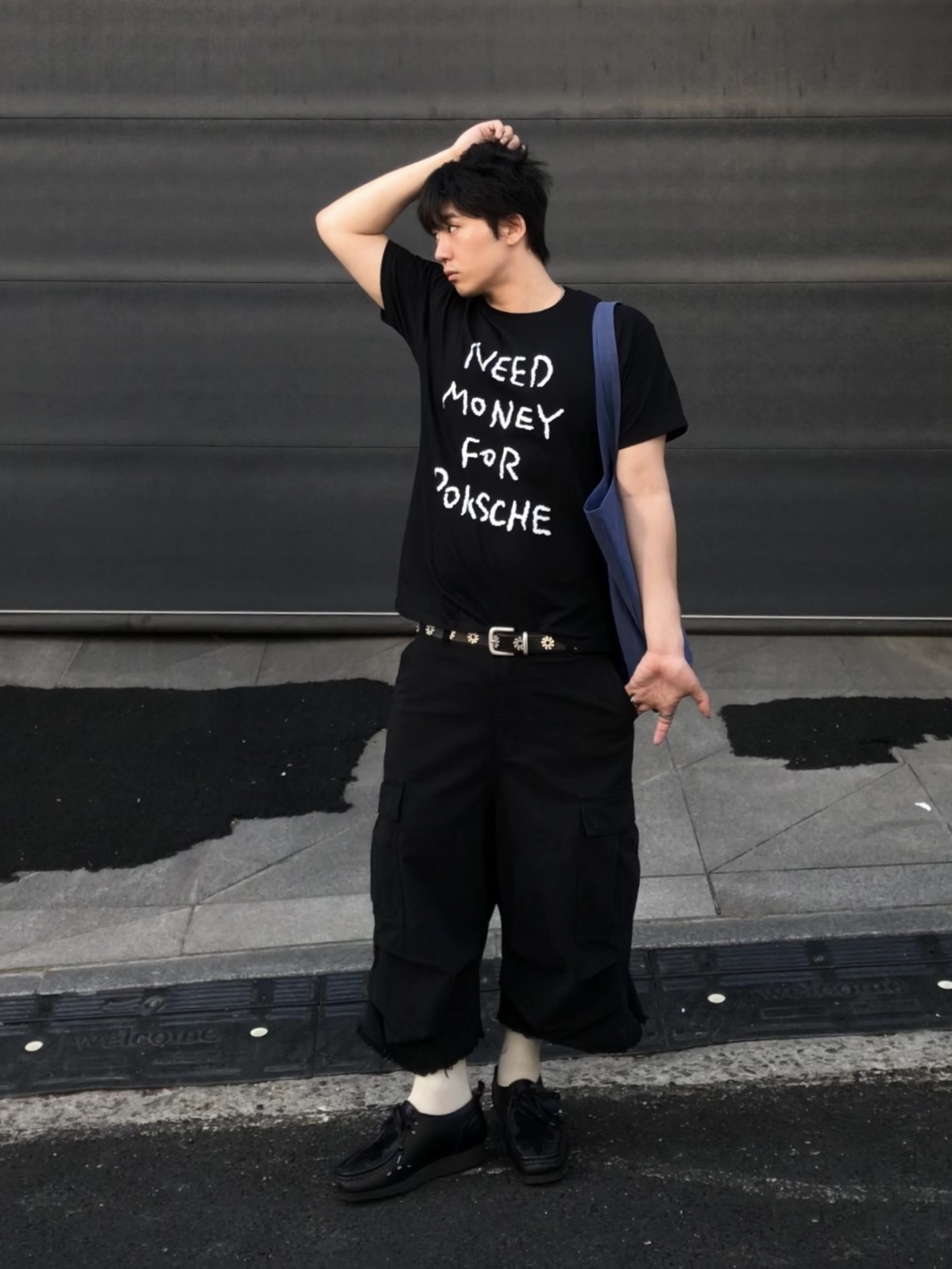 GILDAN X Vintage Collection NEED MONEY FOR PORSHCE T-Shirt (2 Color), [프리오더] Polyteru Wallabee Shoes Star Leather Black 착용 스타일 - 1
