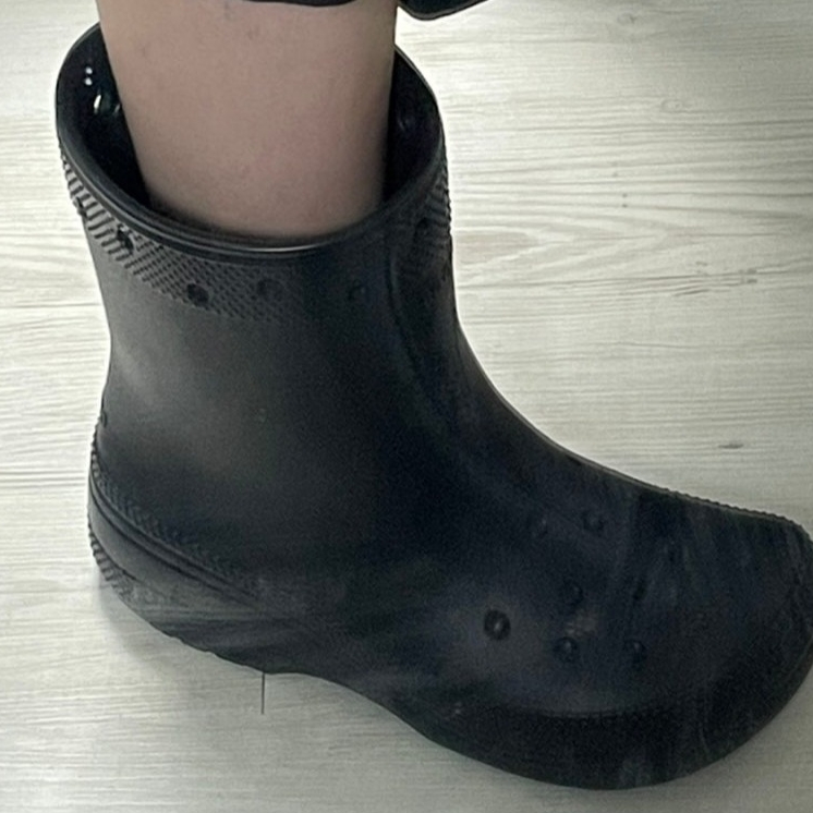 Crocs Classic Rain Boots Black 착용 스타일