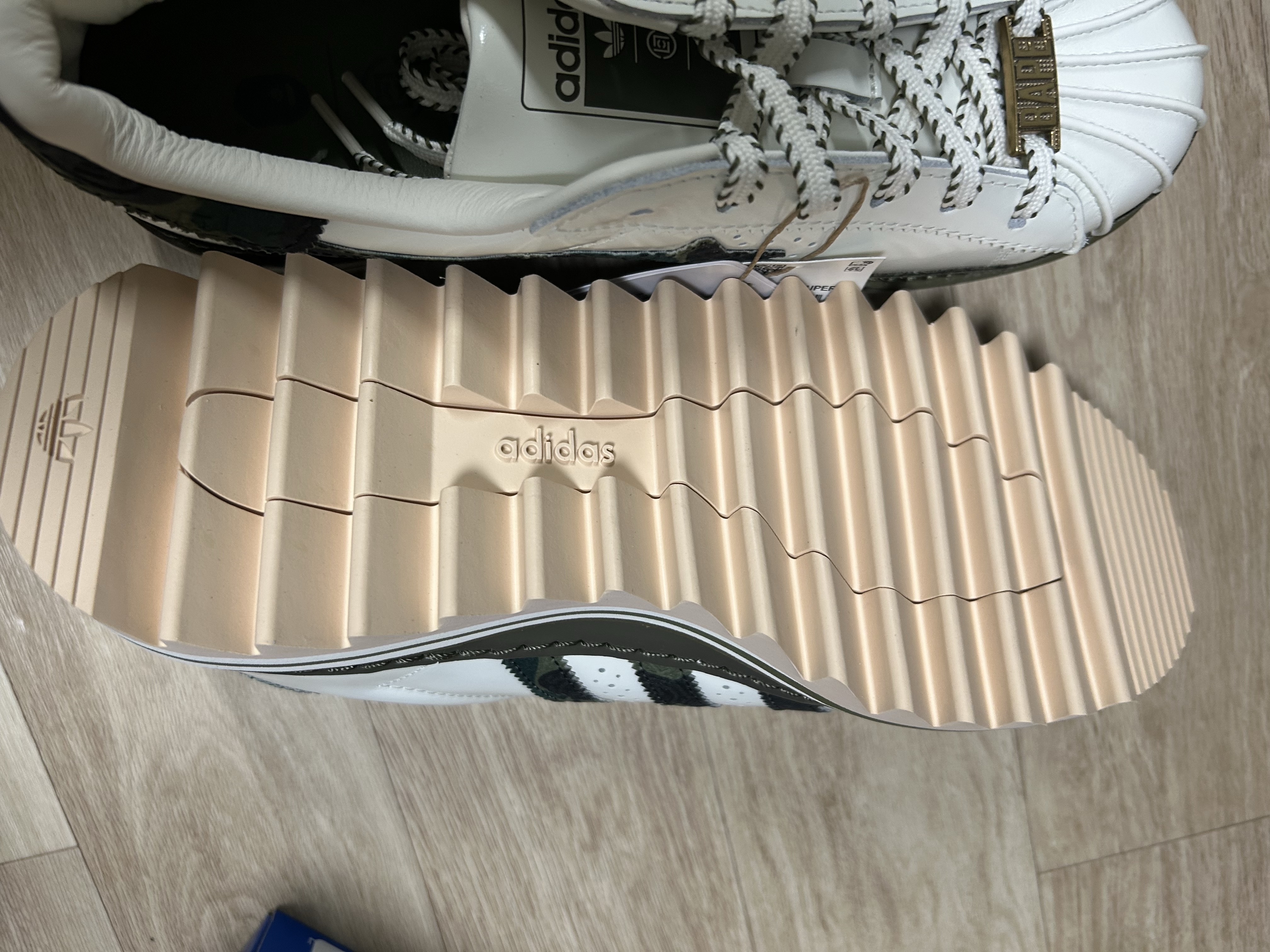 Adidas x BAPE x Edison Chen Clot Superstar Off White Branch 착용 스타일