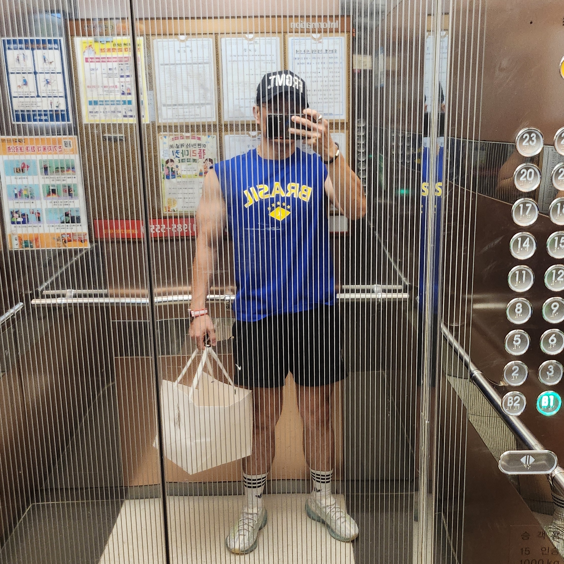 Adidas Yeezy Boost 380 Alien Blue - Reflective, Nike x Drake Nocta Cardinal Fleece Shorts Black White - Asia 착용 스타일 - 1