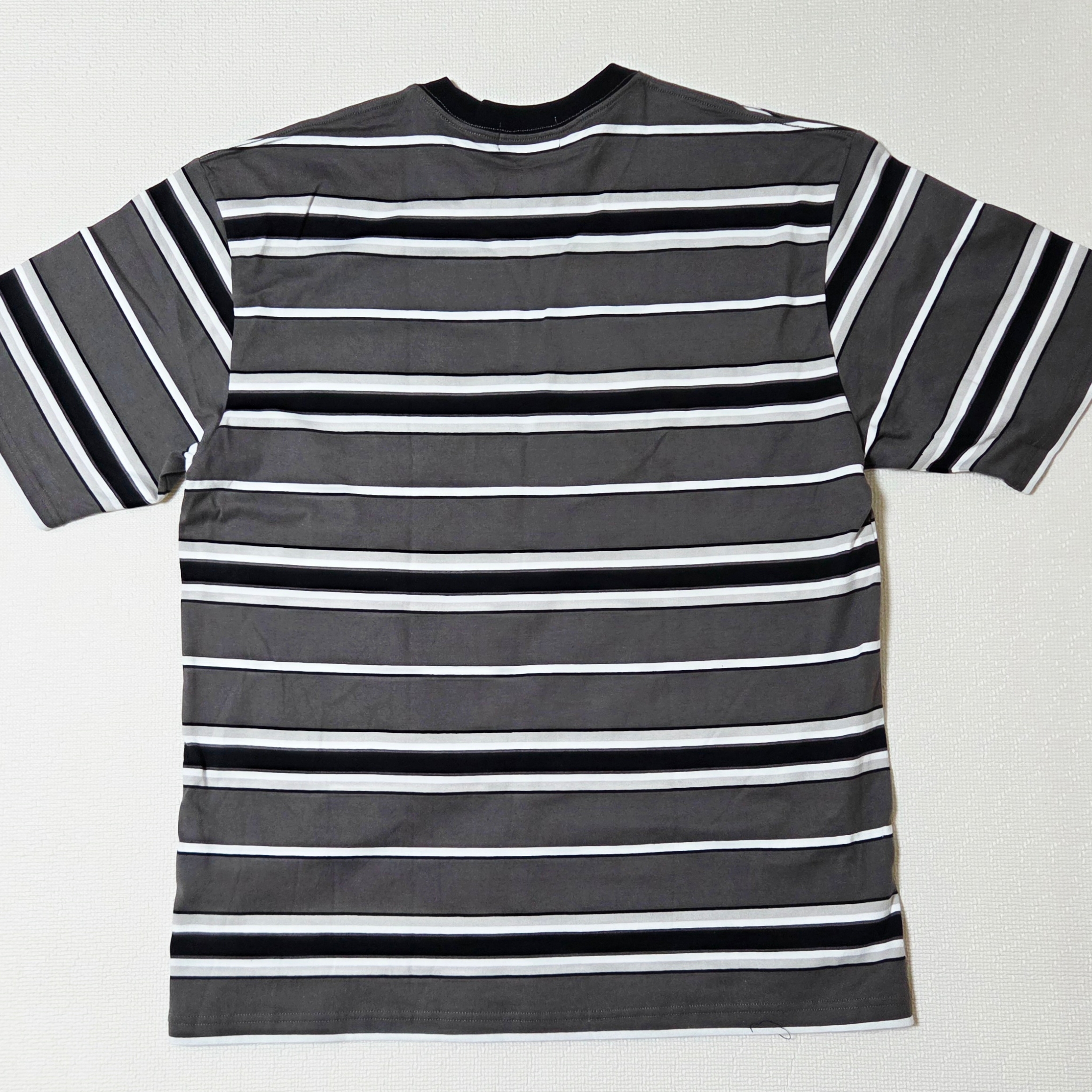 BAPE Ape Head One Point Pocket Stripe T-Shirts Black 착용 스타일 - 2