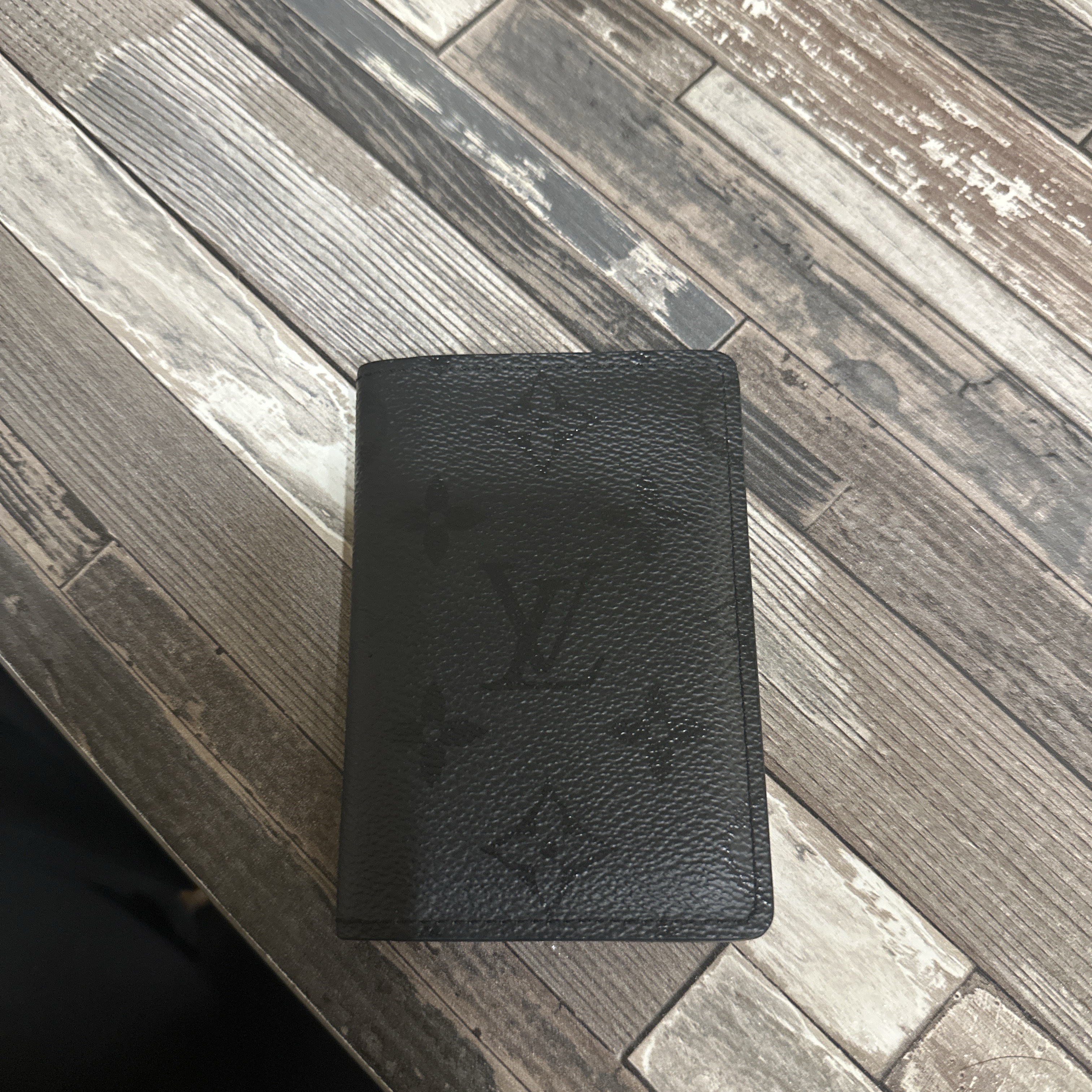 Louis Vuitton Pocket Organizer Monogram Eclipse 착용 스타일 - 4
