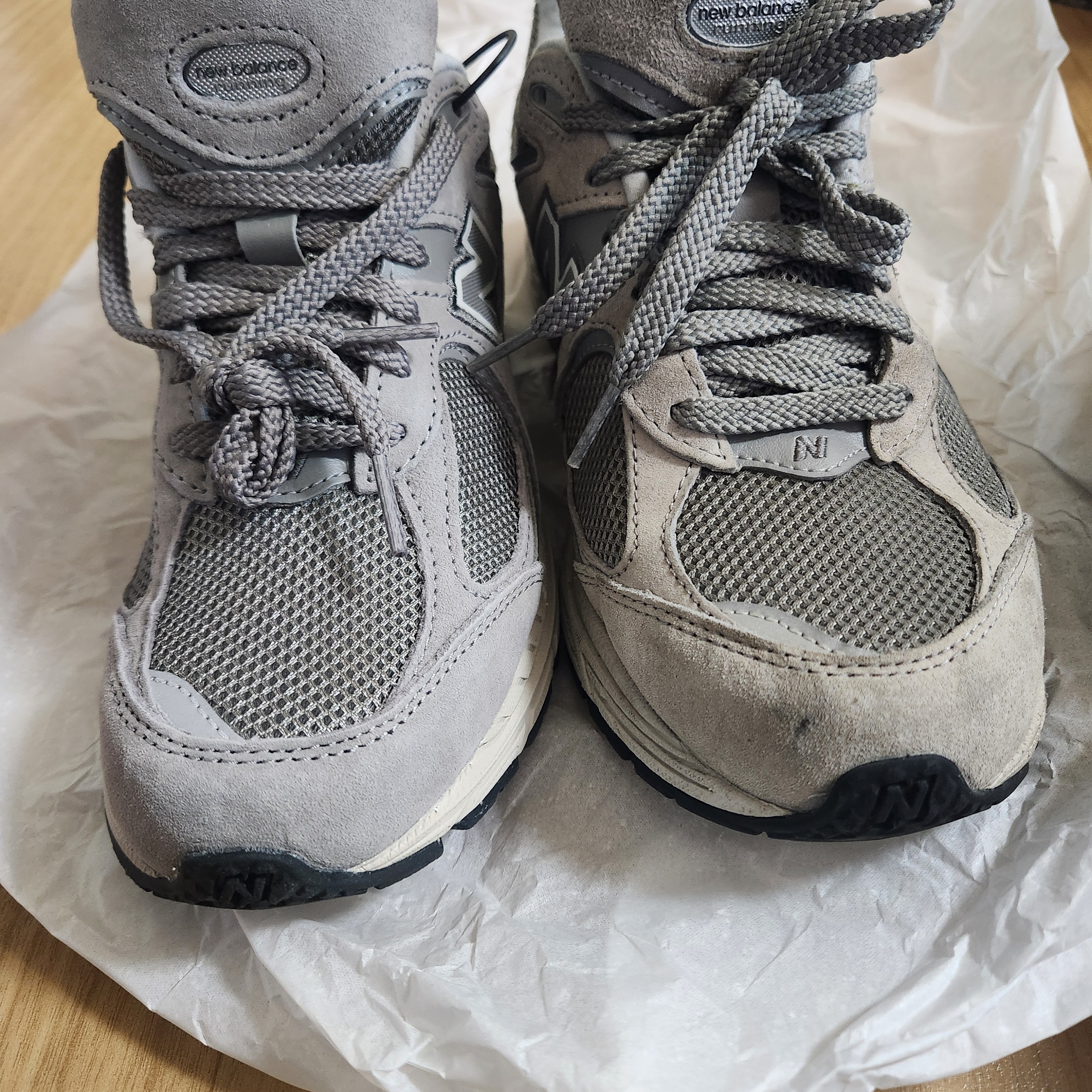 New Balance 2002R Grey 착용 스타일 - 2