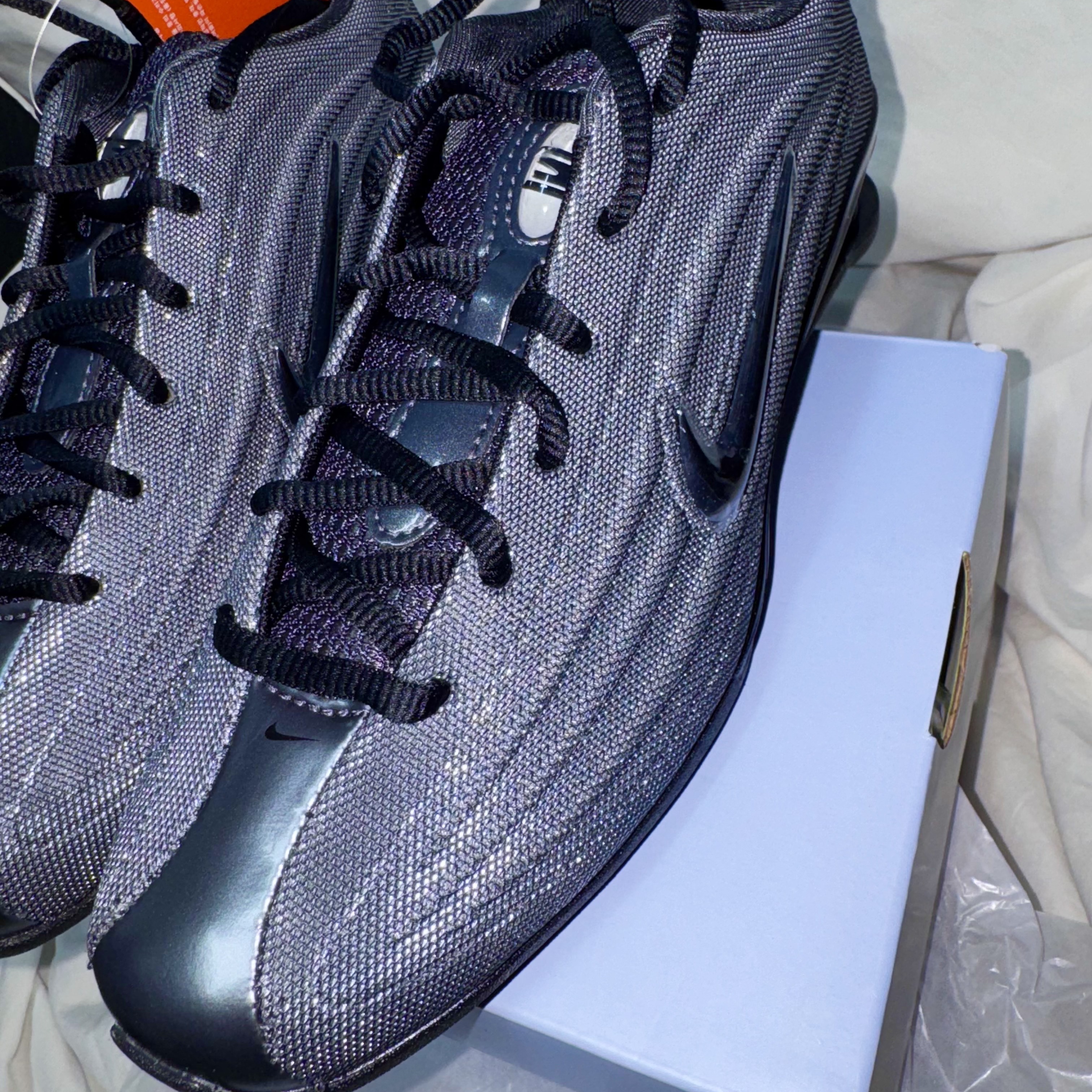 (W) Nike x Naked Shox Z Metallic Hematite Black 착용 스타일 - 2