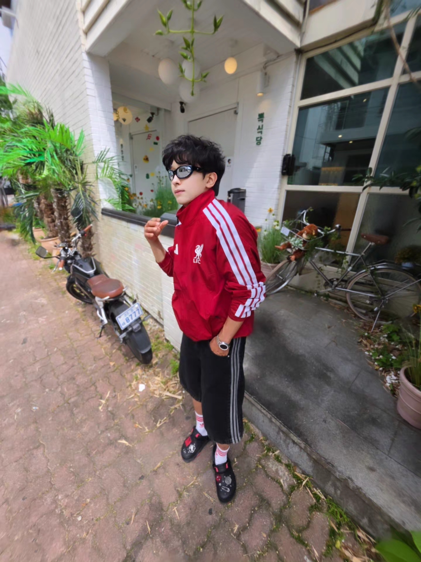 Adidas Liverpool FC Home Anthem Jacket Active Maroon - KR Sizing (Non Marking Ver.), Adidas Liverpool FC Home Anthem Jacket Active Maroon - US Sizing (Non Marking Ver.) 착용 스타일 - 5