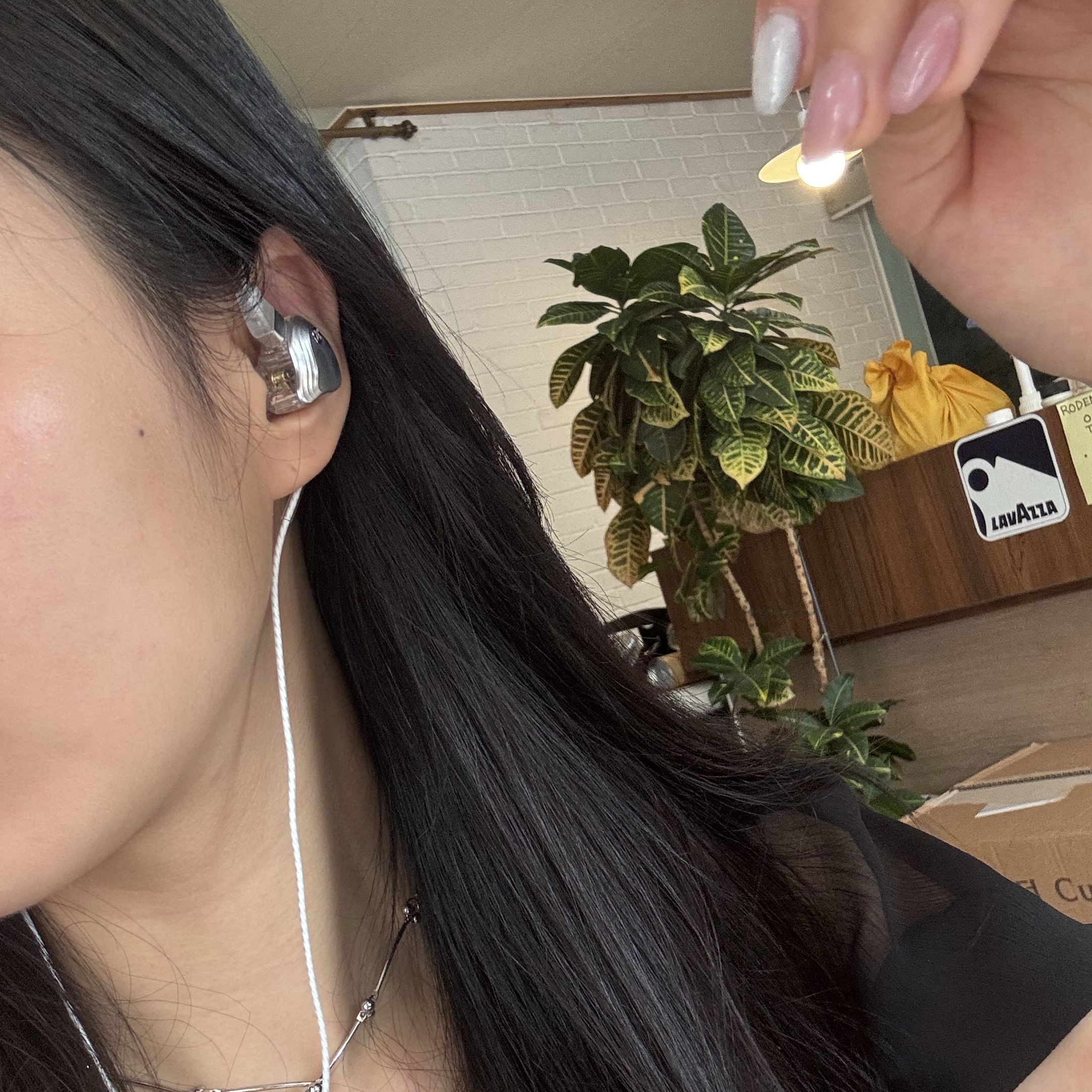 NOMANUAL In-Ear Headphones 착용 스타일