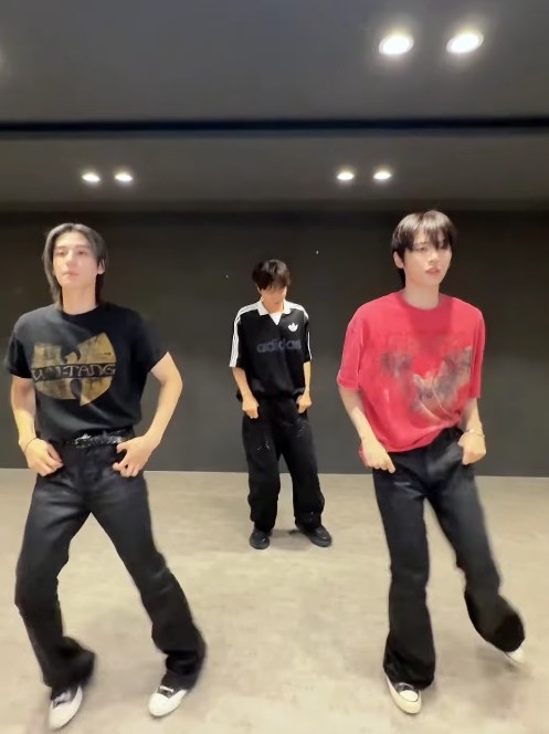 Undermycar Mu.158 Classic Logo Wax Coated Flare Jeans Black 착용 스타일 - 2