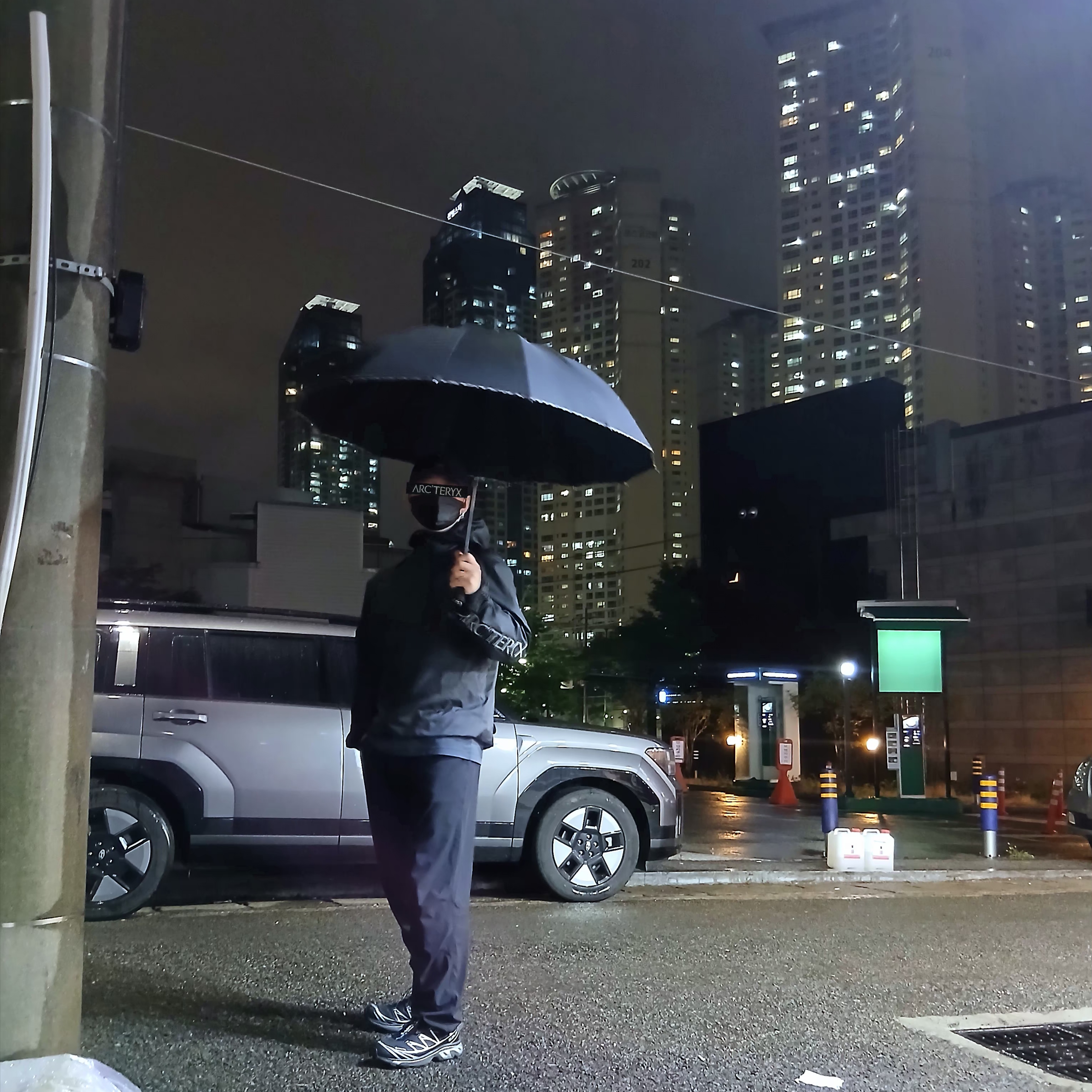 Arc'teryx Gamma 5 Panel Cap Black Arctic Silk, Arc'teryx Incendo Pants Black 착용 스타일 - 2