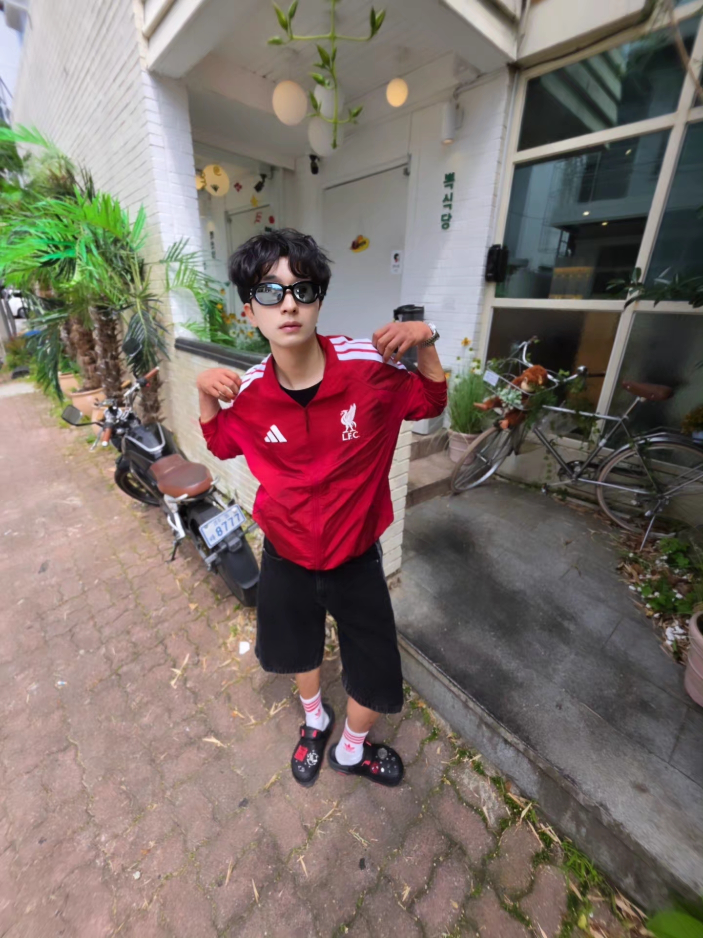 Adidas Liverpool FC Home Anthem Jacket Active Maroon - KR Sizing (Non Marking Ver.), Adidas Liverpool FC Home Anthem Jacket Active Maroon - US Sizing (Non Marking Ver.) 착용 스타일 - 6