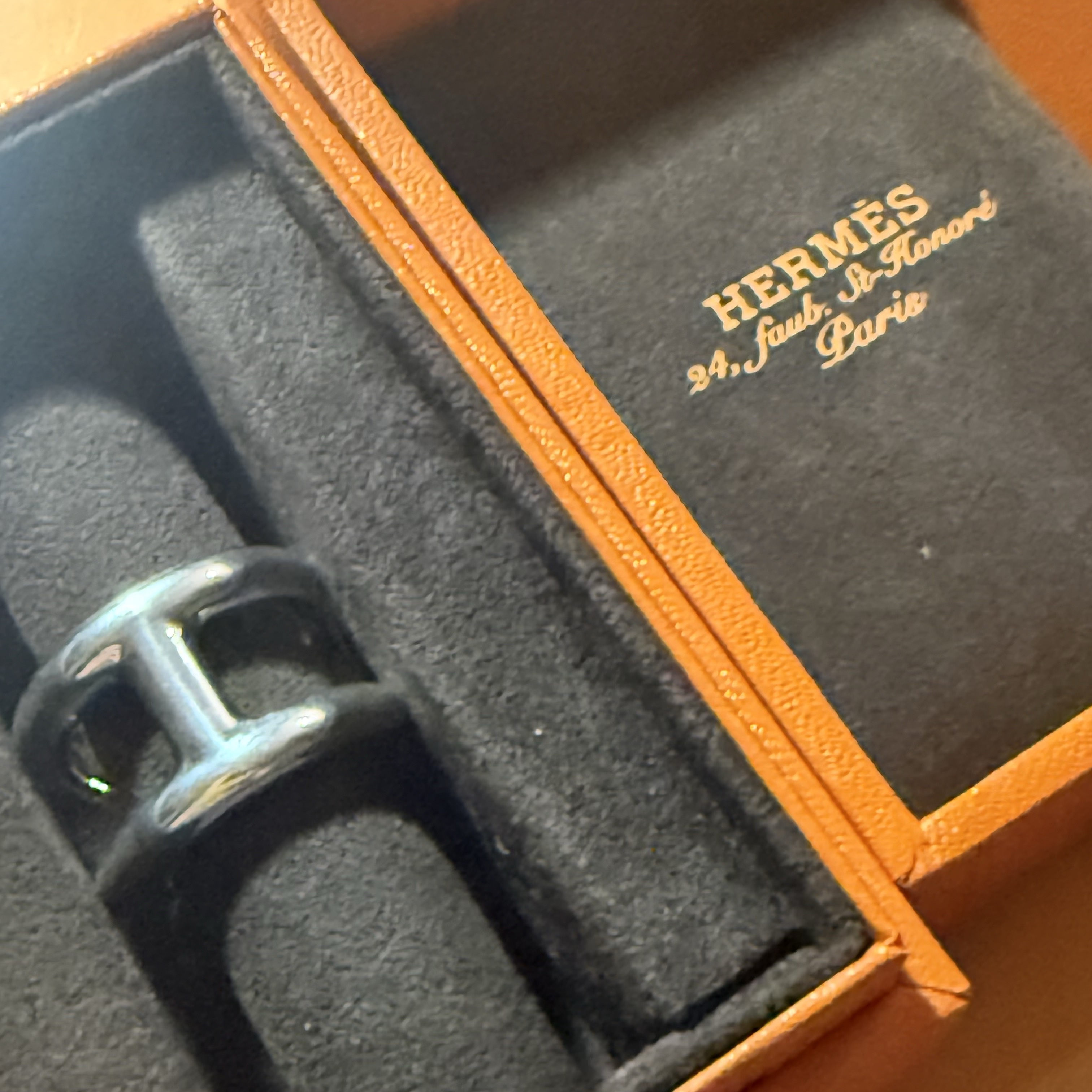 (W) Hermes Large Osmose Ring Sterling Silver 착용 스타일